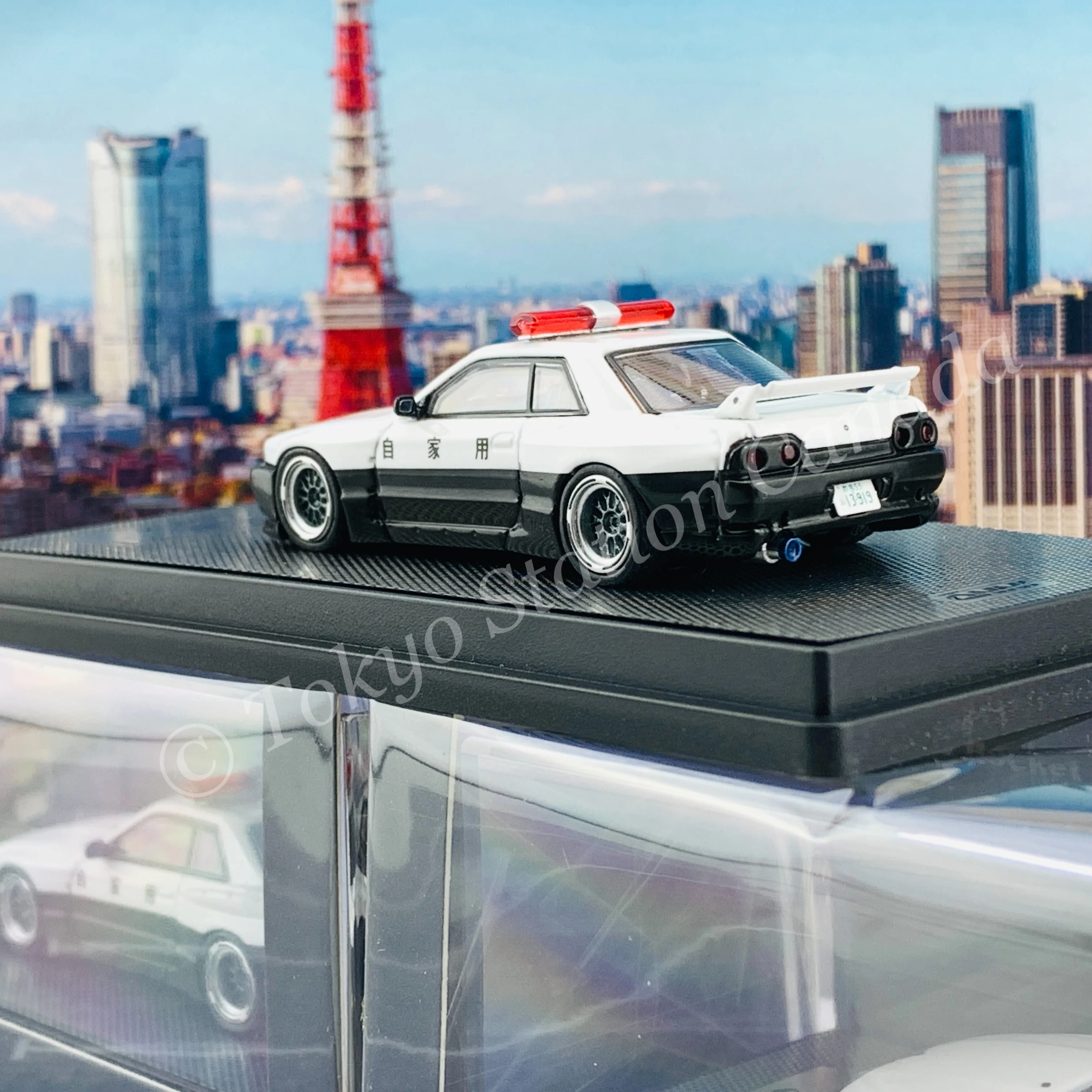 INNO64 1/64 NISSAN SKYLINE GT-R (R32) "PANDEM ROCKET BUNNY"  Japan Police Livery Drift Car IN64-R32P-JPDC - Image 4