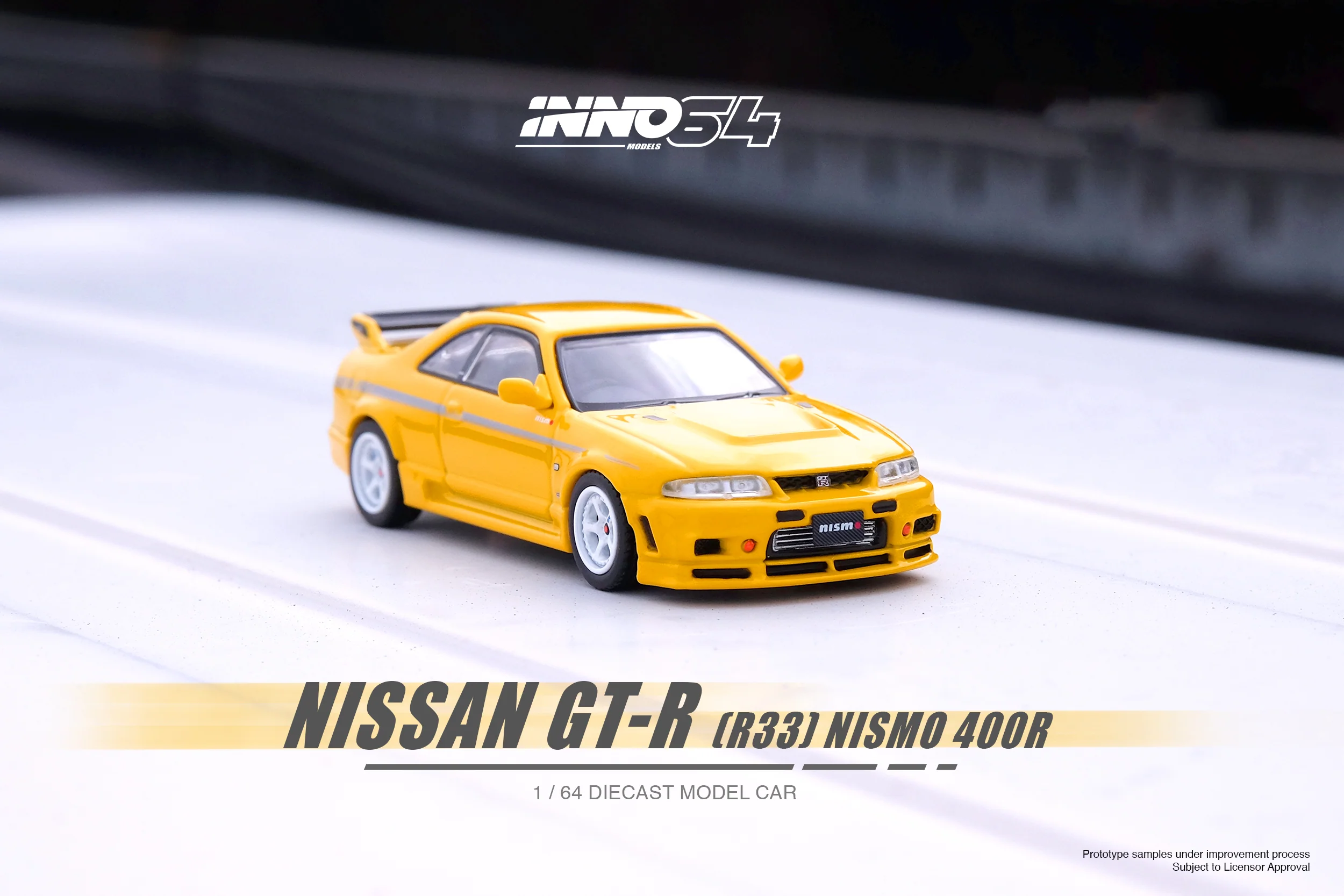 INNO64 1/64 NISSAN SKYLINE GT-R (R33) NISMO 400R Lightning Yellow IN64-400R-LYL - Image 4