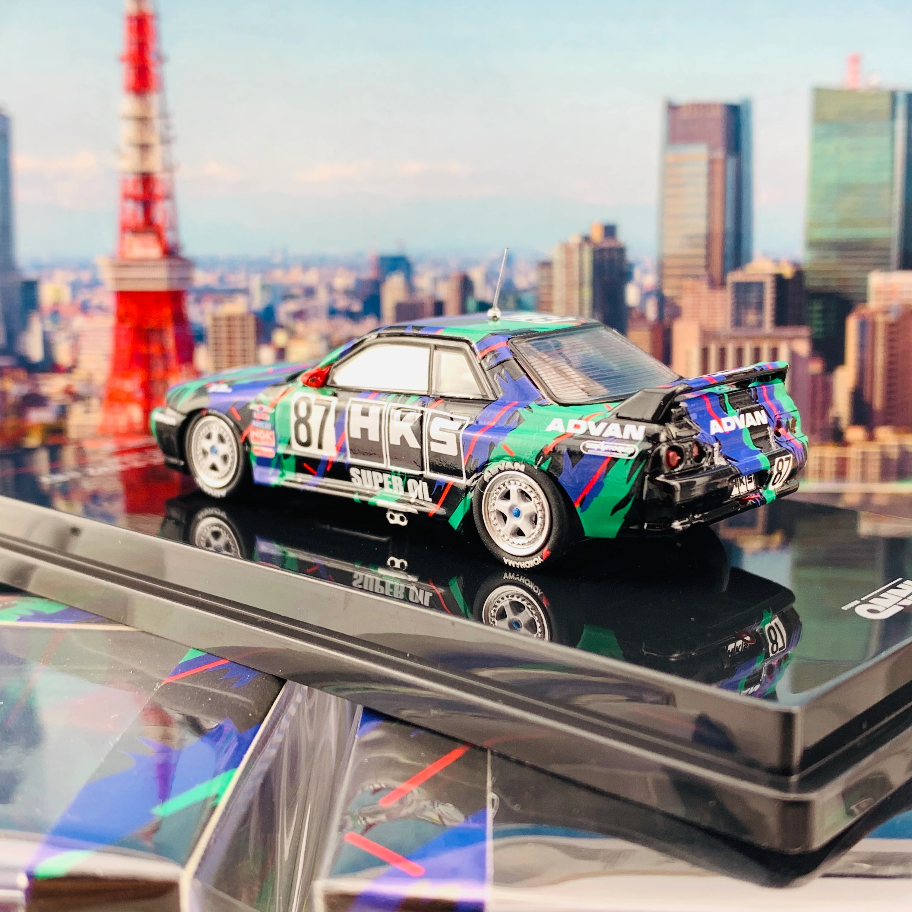 INNO64 1/64 NISSAN SKYLINE GTR R32 #87 "HKS" JTC 1993 IN64-R32-HKS93 - Image 4