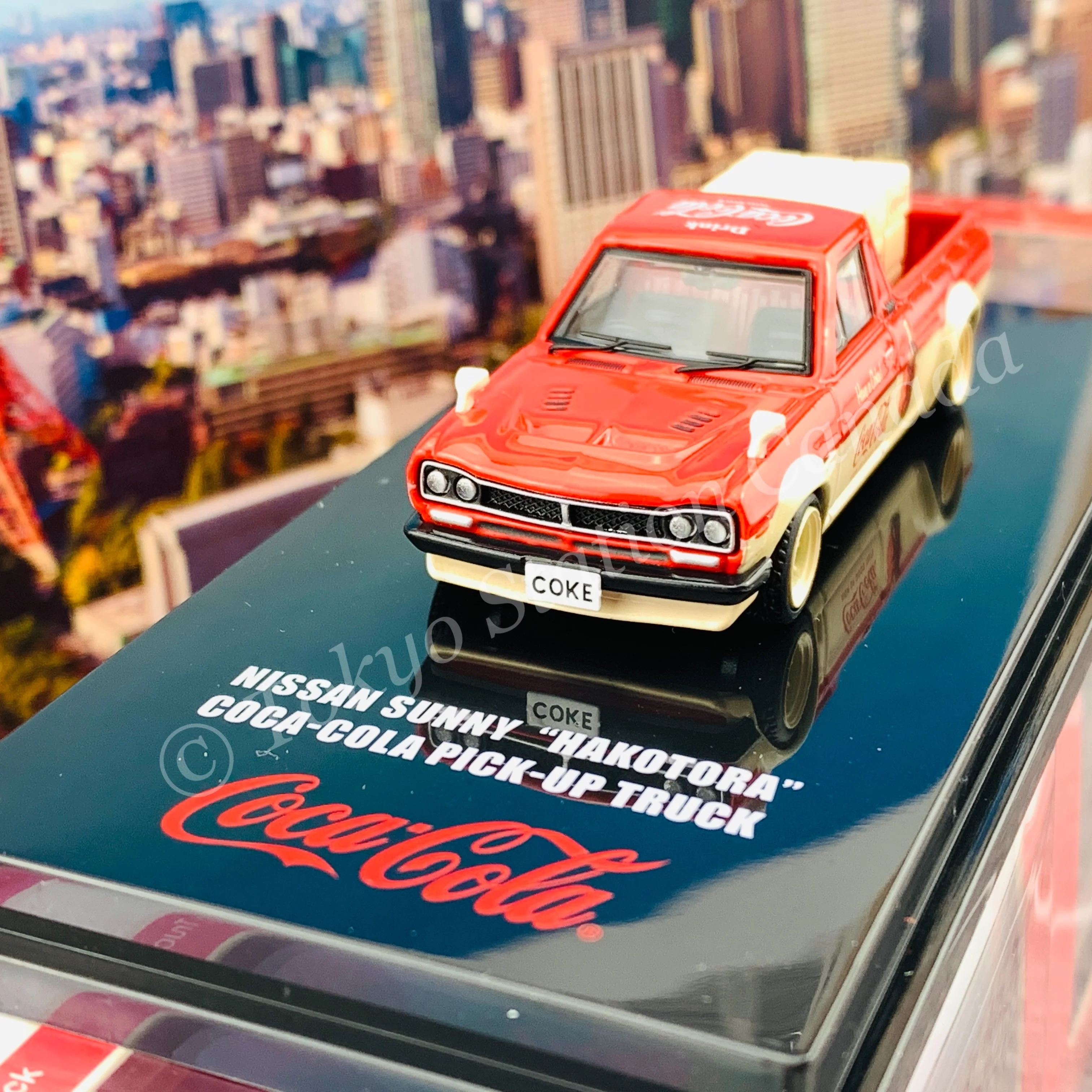 INNO64 1/64 NISSAN Sunny "Hakotora" Coca-Cola Pickup Truck COKE028 - Image 3