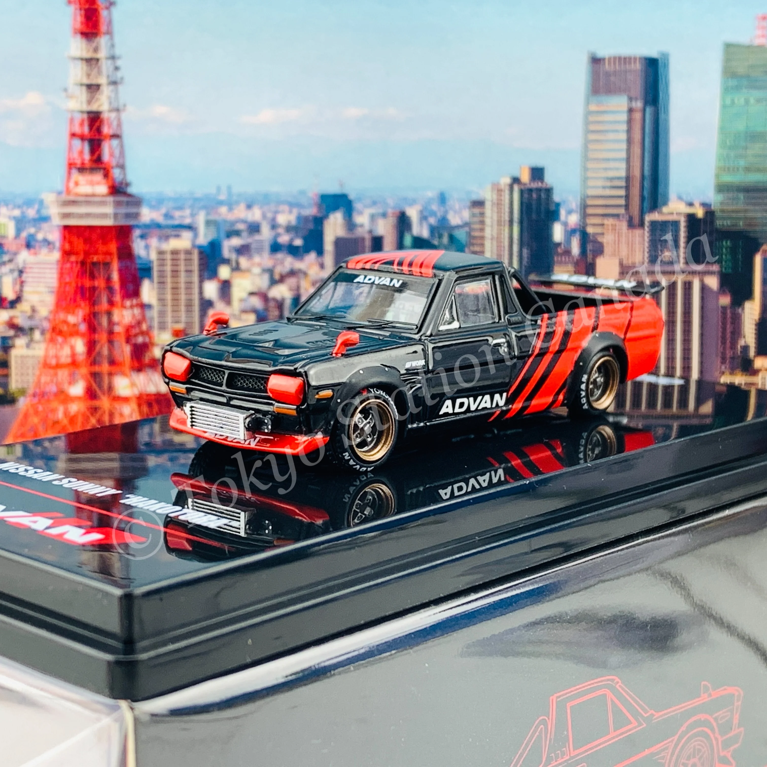 INNO64 1/64 NISSAN SUNNY "HAKOTORA" Pickup Truck  "ADVAN" Concept Livery WITH EXTRA WHEELS IN64-HKT-AD - Image 2