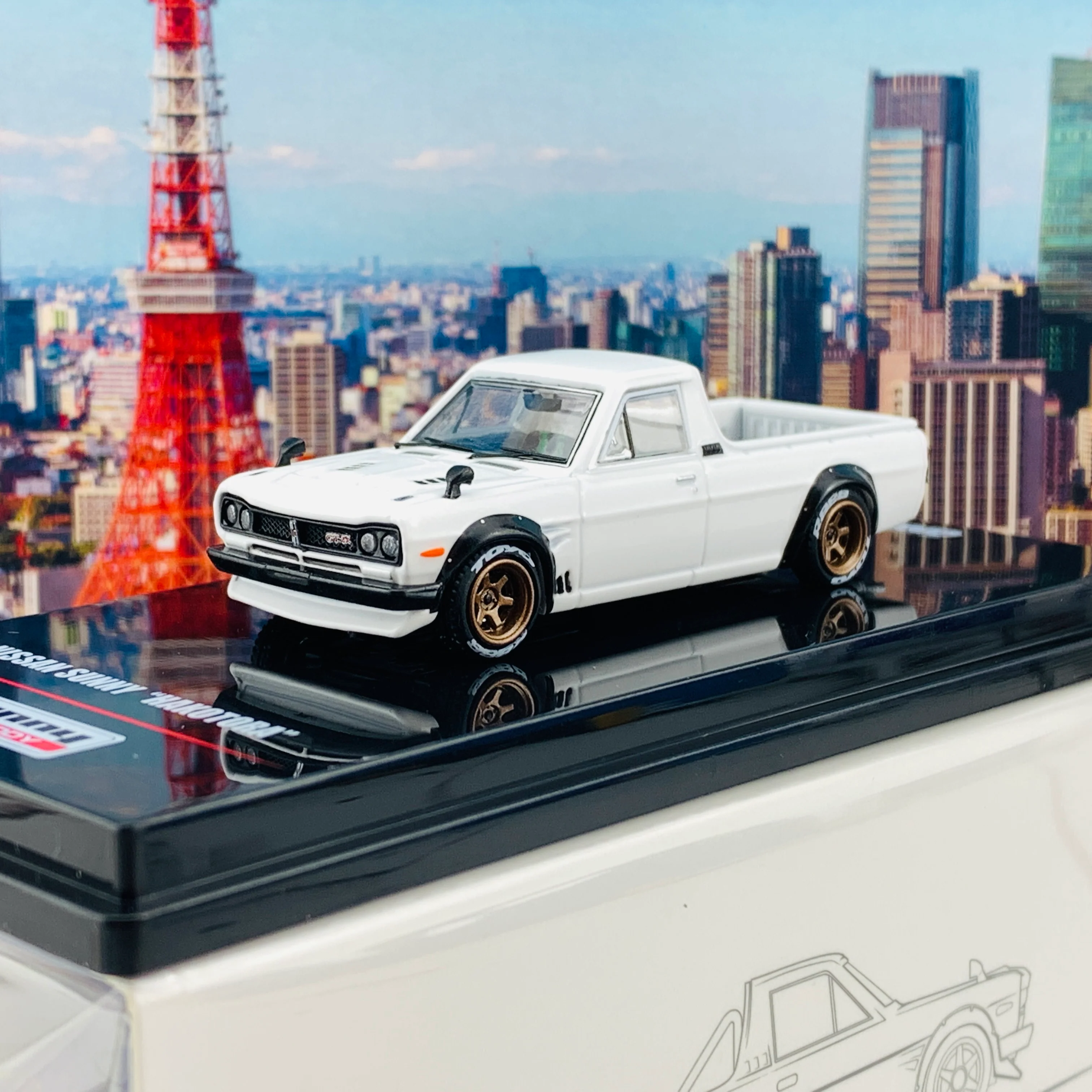 INNO64 1/64 NISSAN SUNNY "HAKOTORA" Pickup Truck White IN64-HKT-WHI - Image 2