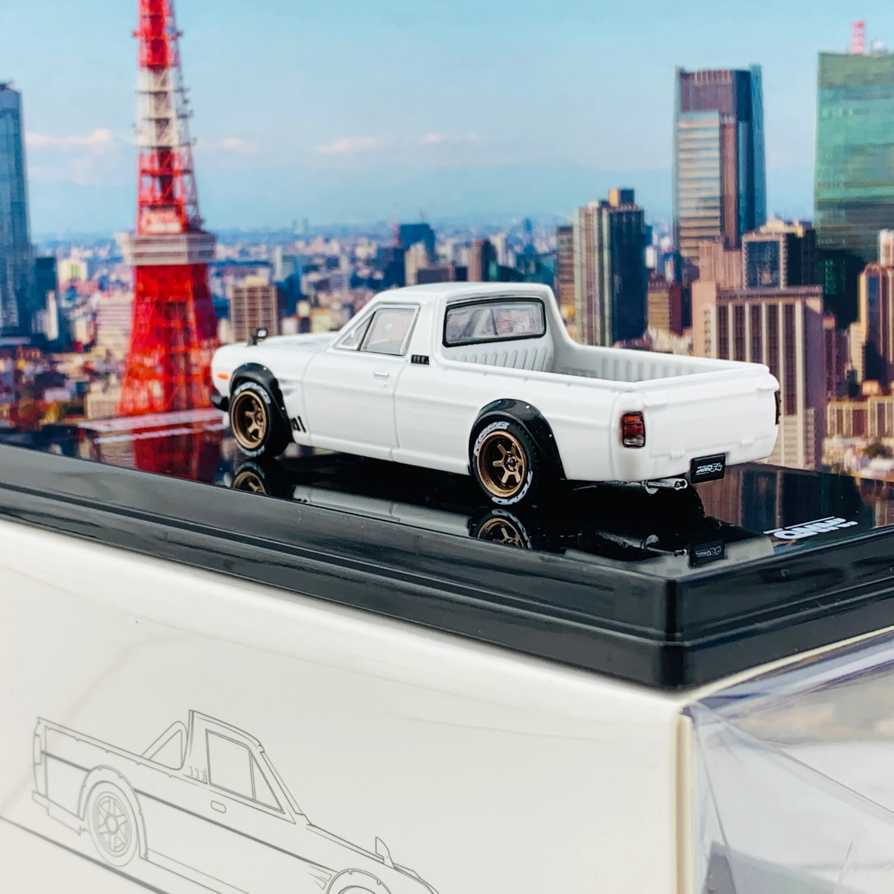 INNO64 1/64 NISSAN SUNNY "HAKOTORA" Pickup Truck White IN64-HKT-WHI - Image 5