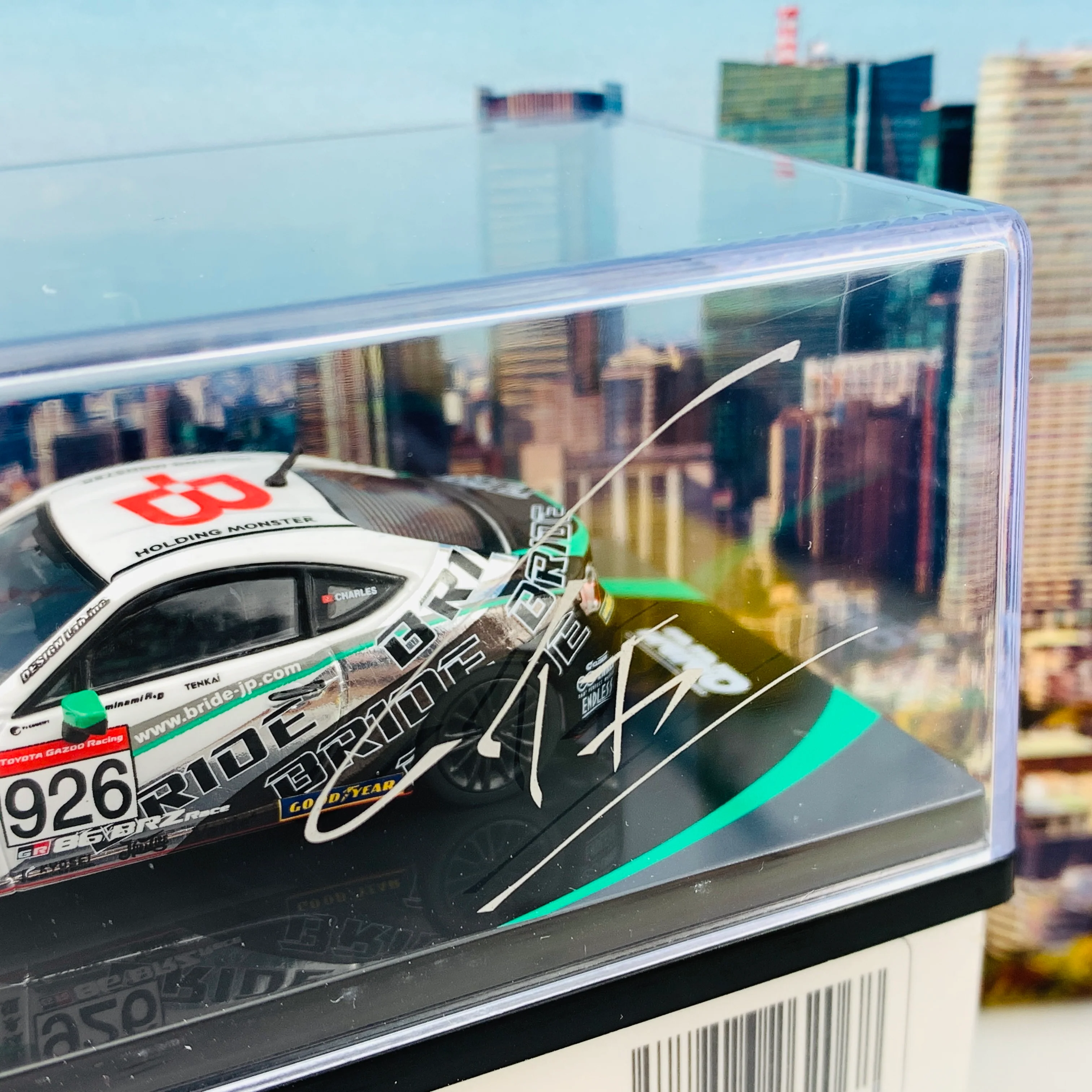 INNO64 1/64 TOYOTA 86 #926 "BRIDE" GAZOO RACING 86/BRZ 2016 Limited 1200pcs Worldwide - Charles Ng Signature Model IN64-GT86-BRI - Image 2