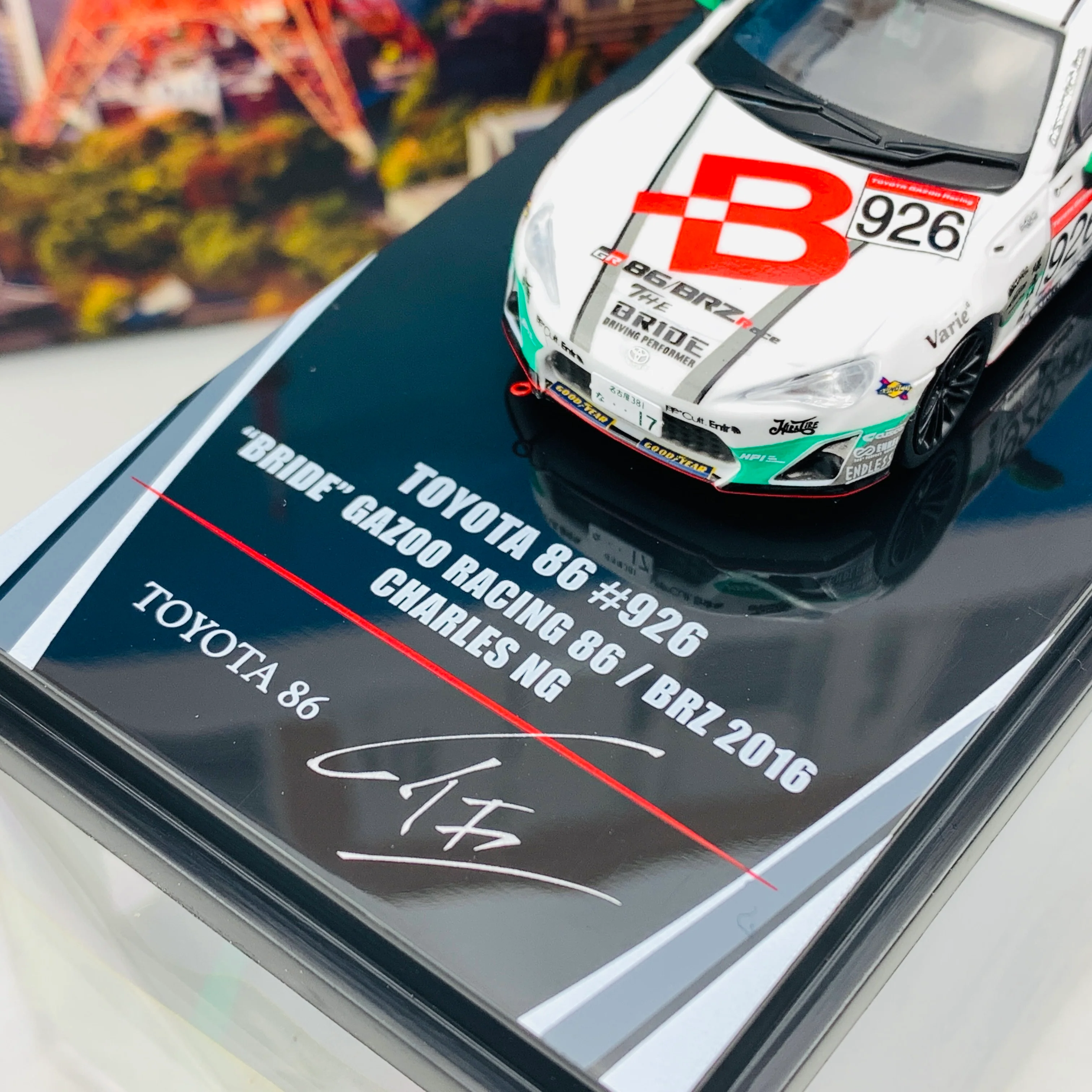 INNO64 1/64 TOYOTA 86 #926 "BRIDE" GAZOO RACING 86/BRZ 2016 Limited 1200pcs Worldwide - Charles Ng Signature Model IN64-GT86-BRI - Image 3