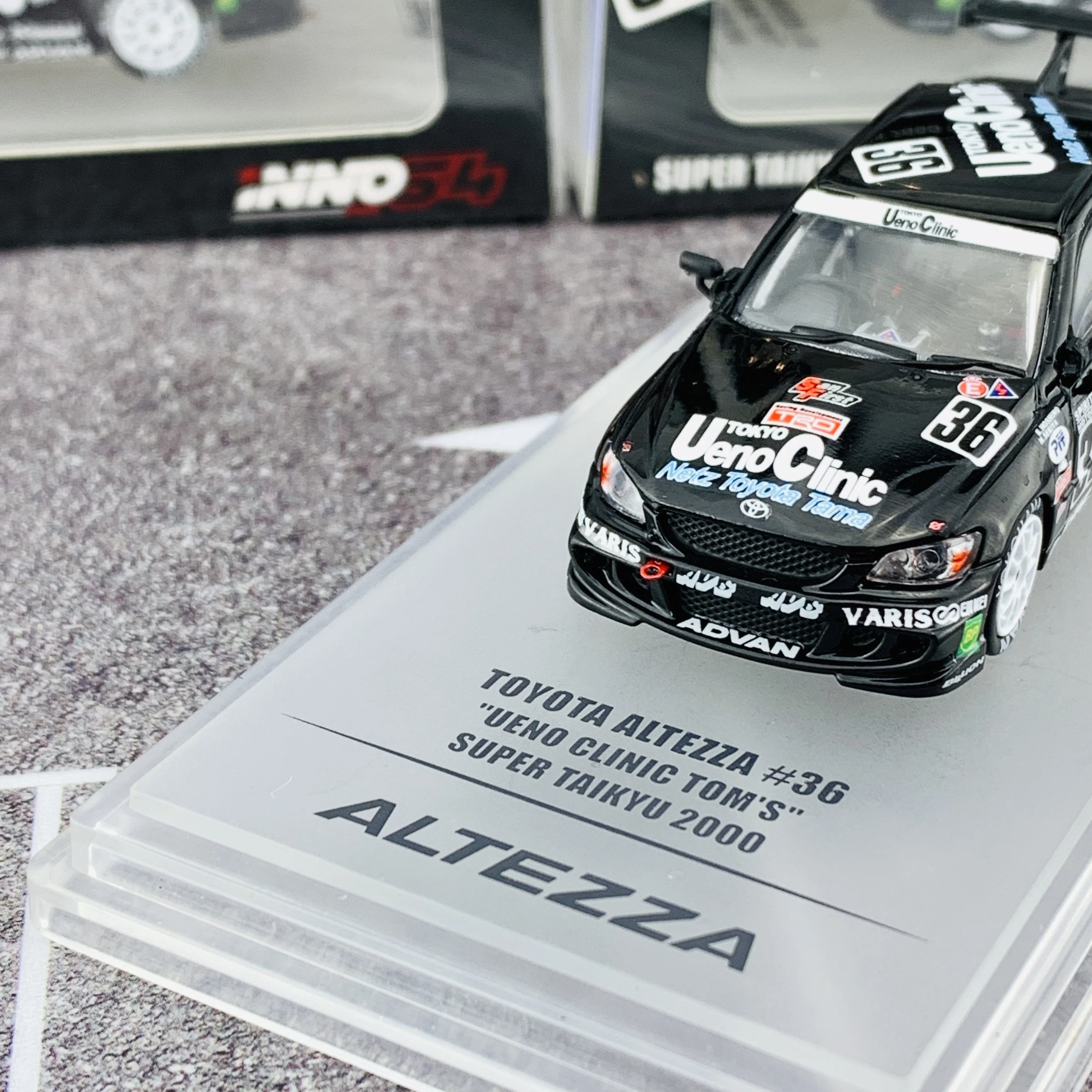INNO64 1/64 TOYOTA ALTEZZA #36 "UENO CLINIC TOM'S"  Super Taikyu 2000 Final Round Class Winner IN64-RS200-UCST - Image 3