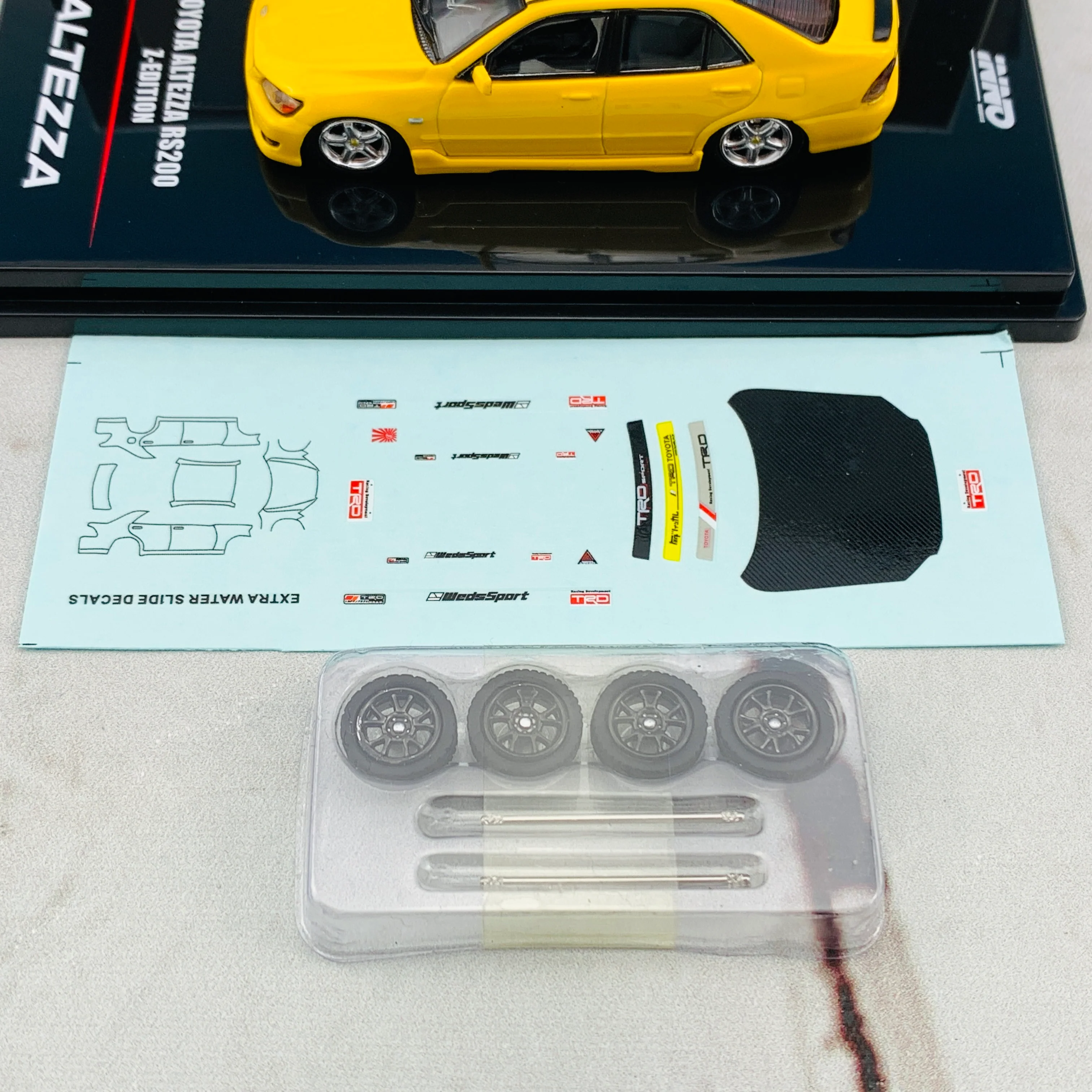 INNO64 1/64 TOYOTA ALTEZZA RS200 YELLOW (Japan Special Model) WITH EXTRA WHEELS AND DECALS IN64-RS200-YL - Image 6