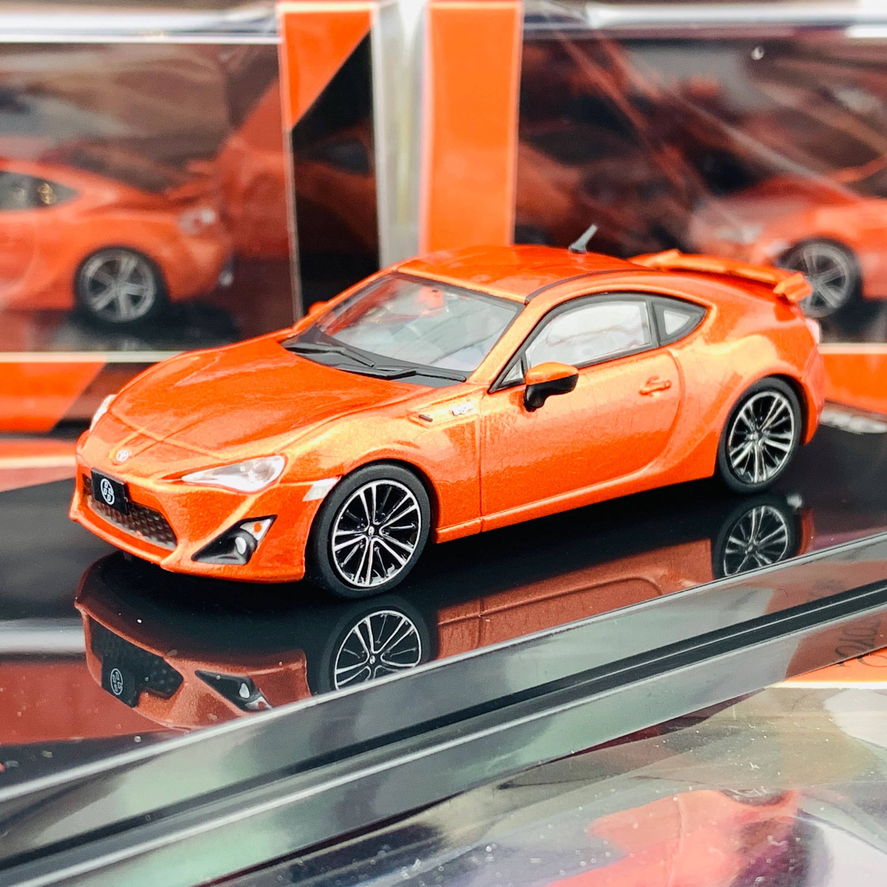 INNO64 1/64 TOYOTA GT 86 2014 Orange  IN64-GT86-ORG - Image 2