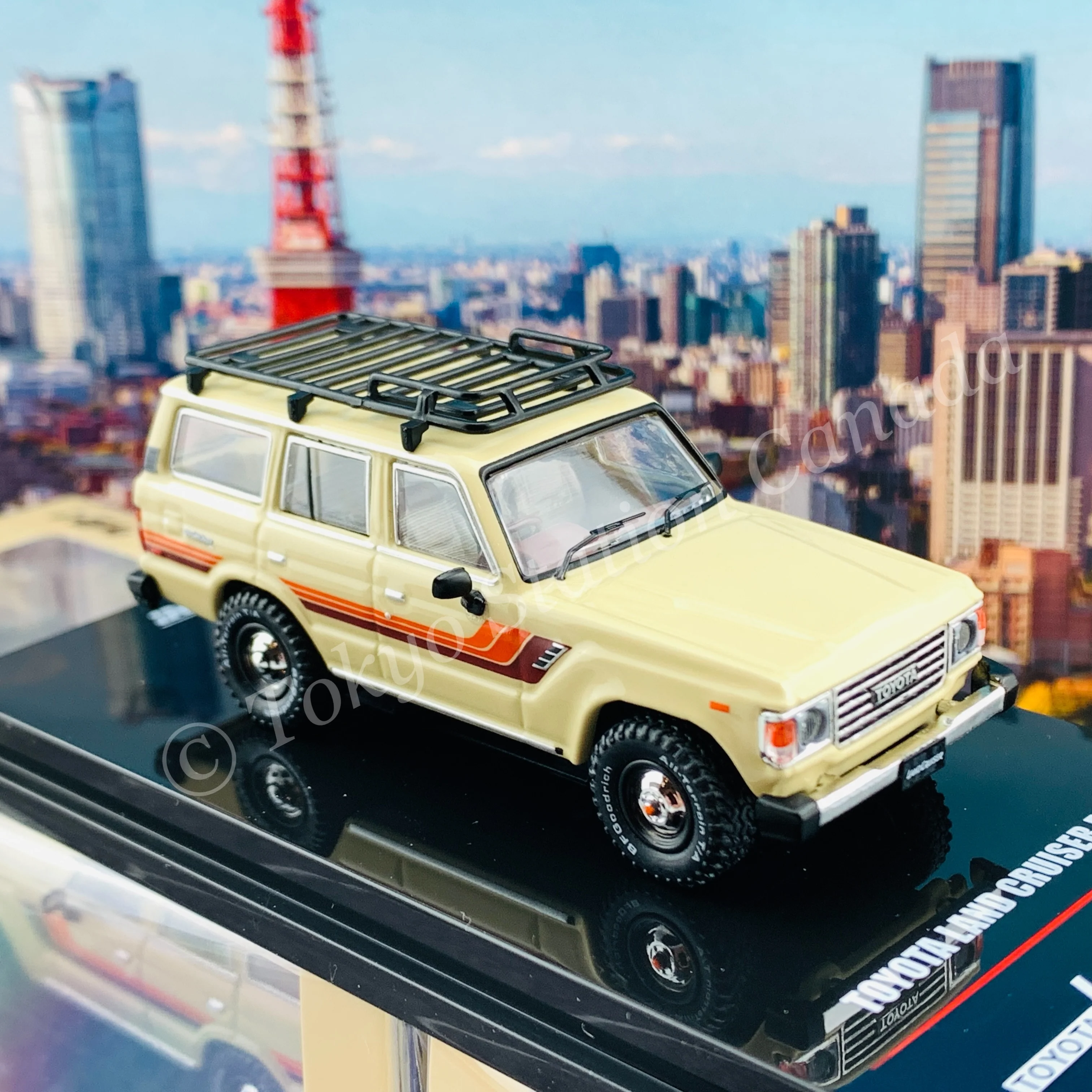 INNO64 1/64 TOYOTA LAND CRUISER FJ60 Desert Beige IN64-FJ60-BEI - Image 4