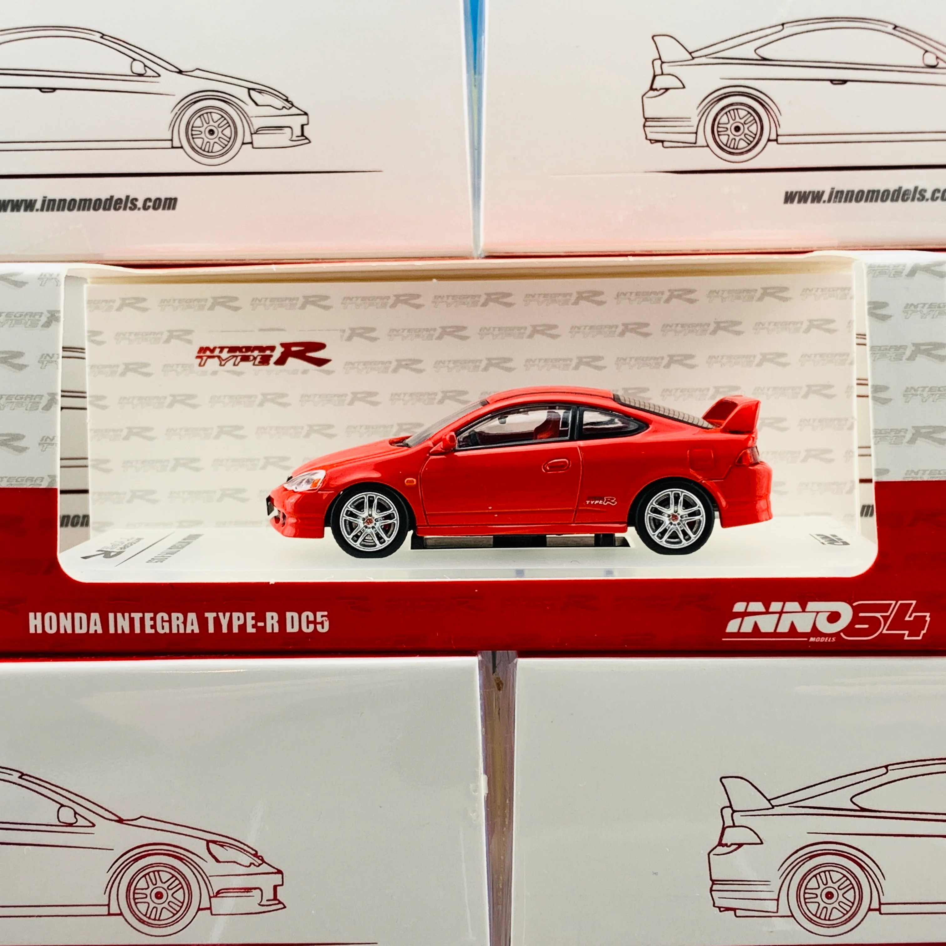 INNO64 1/64 HONDA INTEGRA TYPE-R DC5 RED IN64-DC5-RED - Image 2