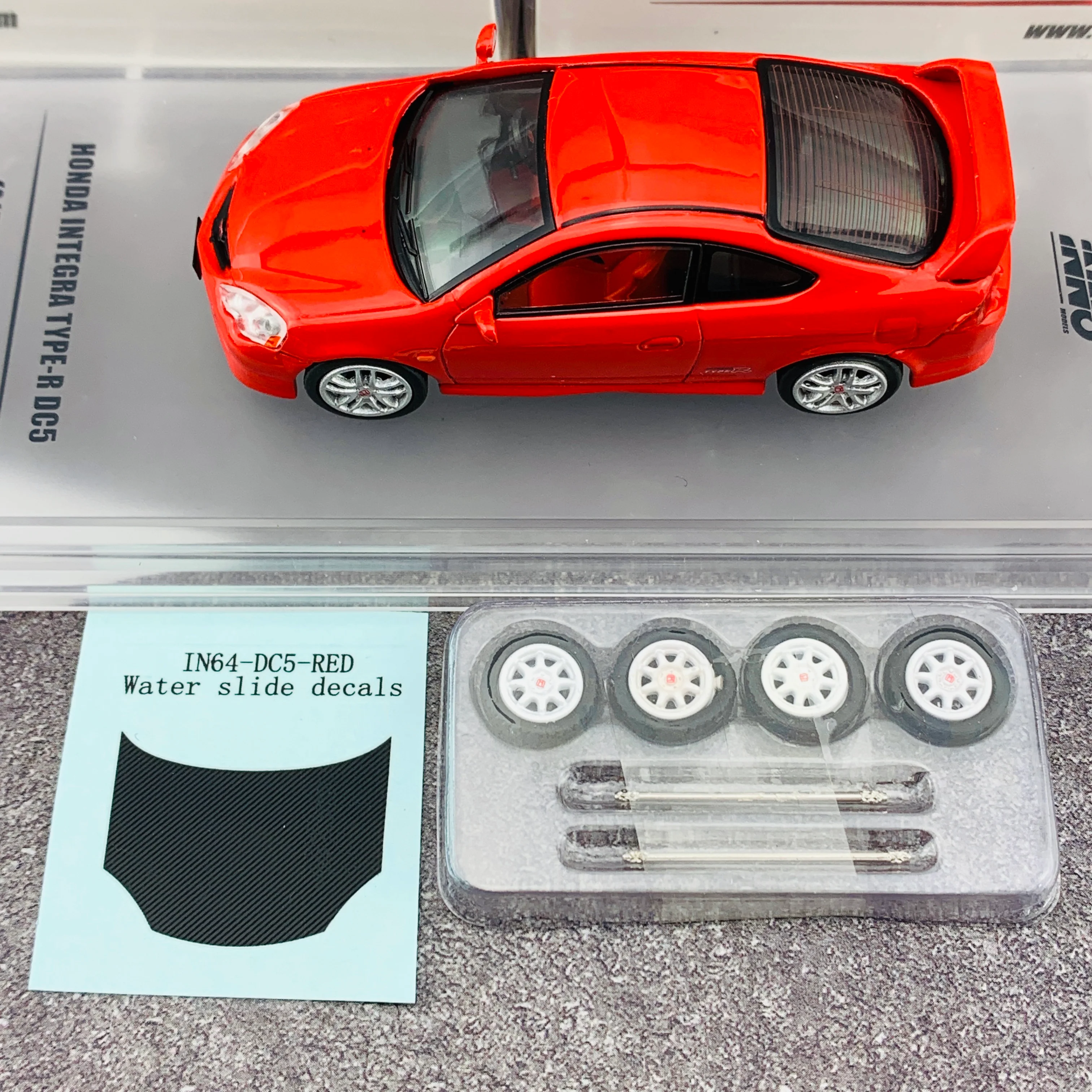 INNO64 1/64 HONDA INTEGRA TYPE-R DC5 RED IN64-DC5-RED - Image 6