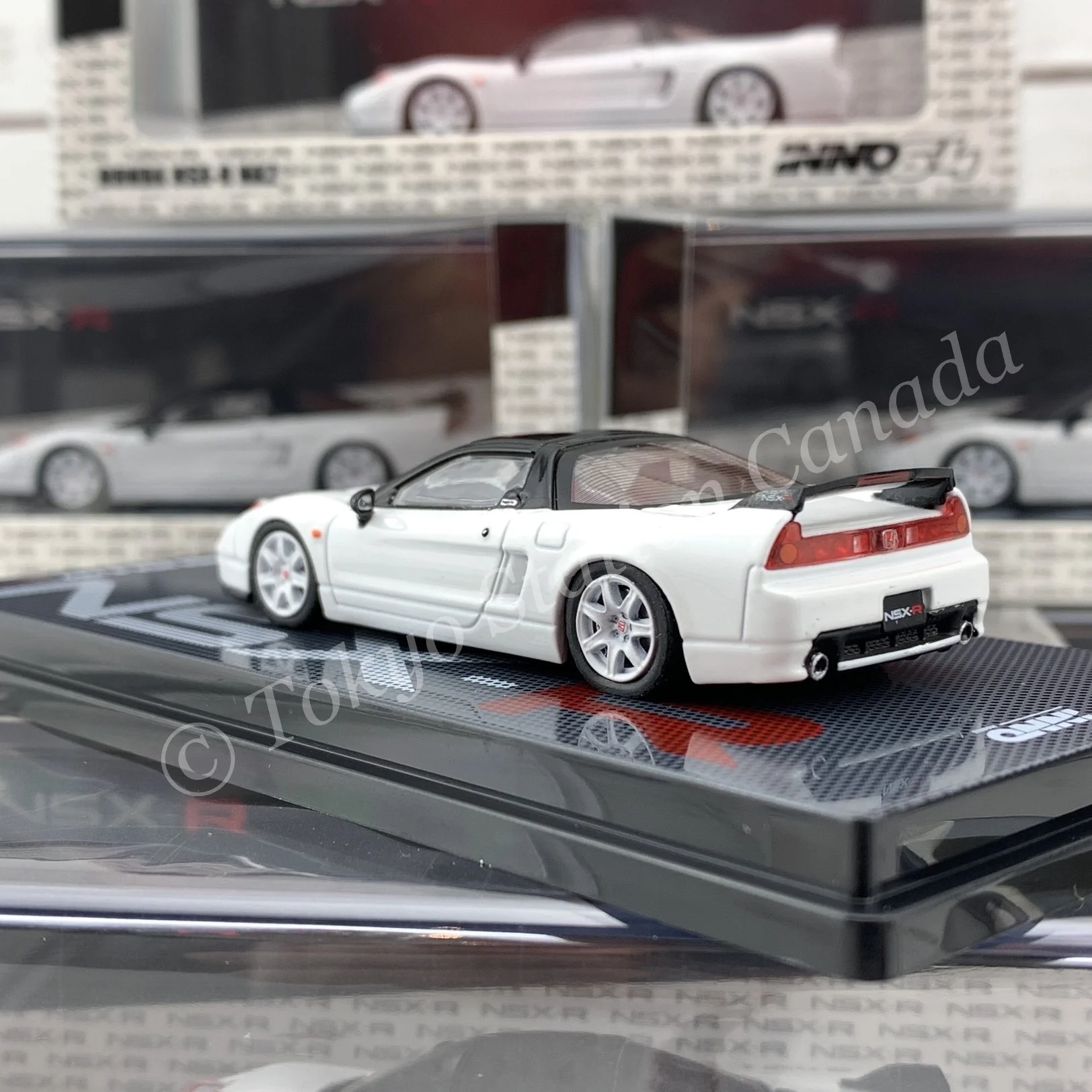 INNO64 HONDA NSX-R NA2 Championship White With Extra Wheels IN64-NSXR-WHI - Image 6