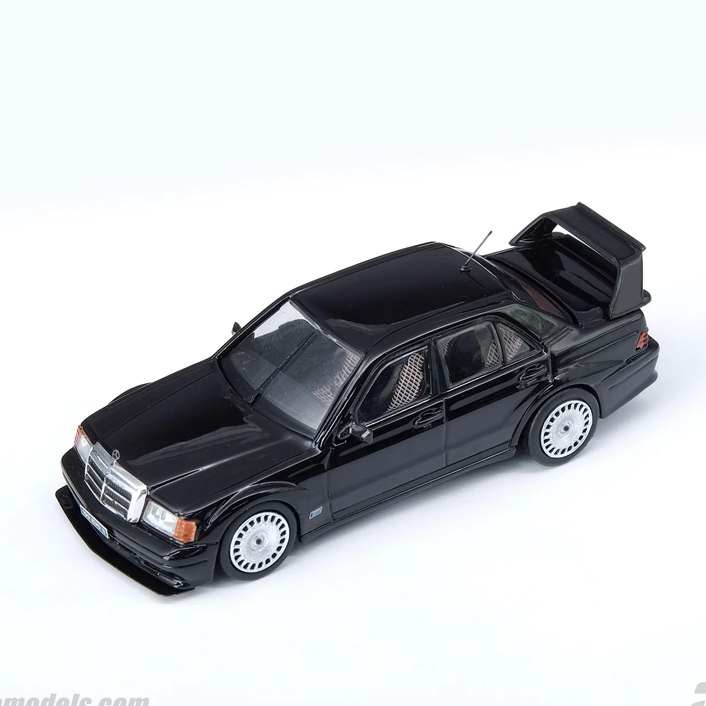 INNO64 MERCEDES-BENZ 190E 2.5-16 EVO II Black With Extra Wheels IN64-190E-BLA - Image 7