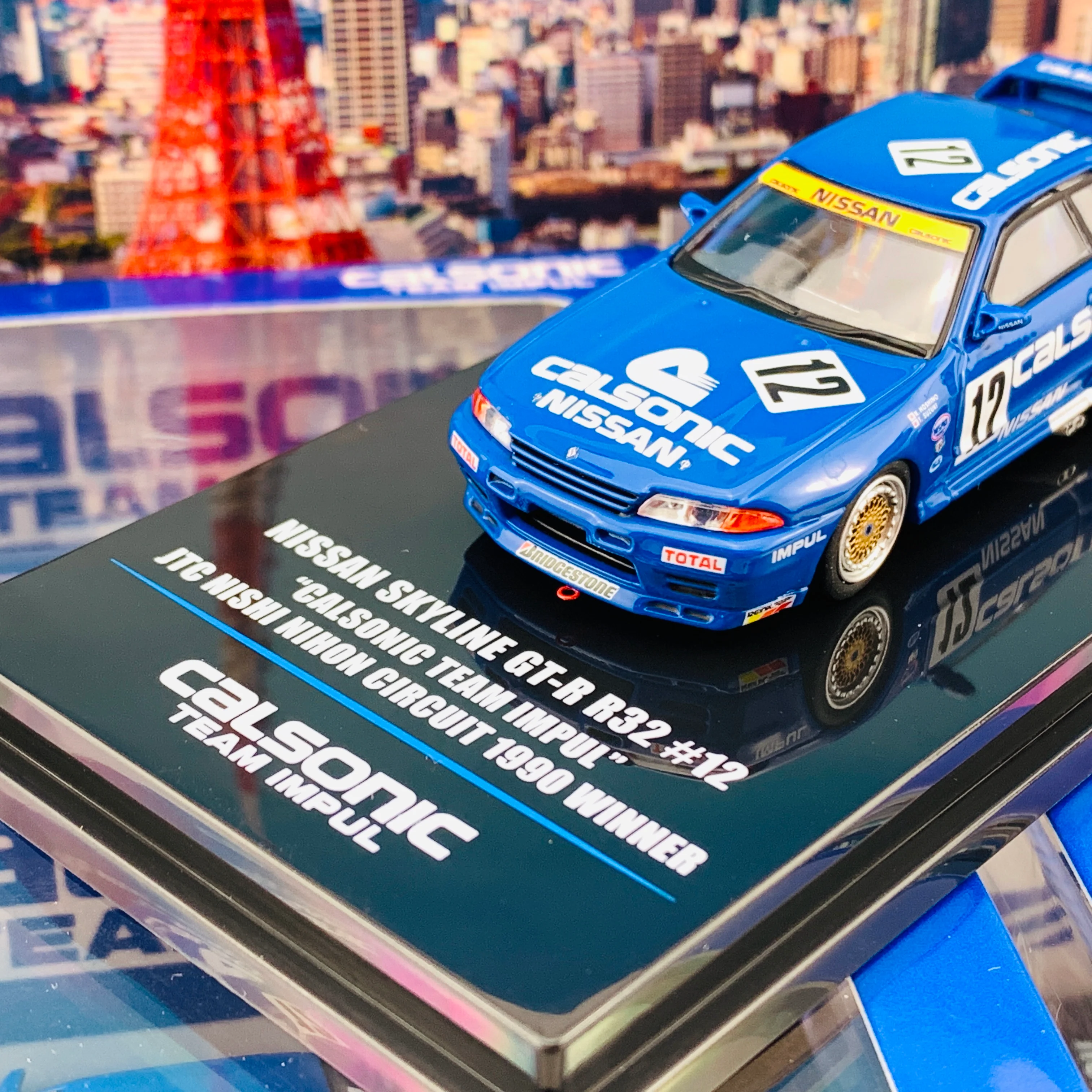 INNO64 NISSAN SKYLINE GTR R32 #12 CALSONIC JTC 1990 IN64-R32-CA12 - Image 3