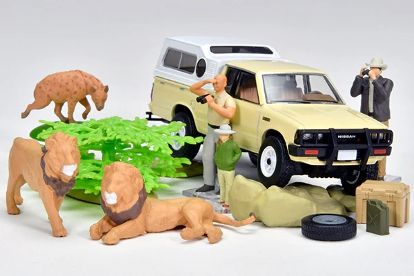 PREORDER Kaiyodo x Tomica Limited Vintage DioColle 64 #CarSnap 32a Safari 4 (Nissan Truck 4x4 King Cab Included) (Approx. Release Date : JULY 2026 subject to manufacturer's final decision) - Image 2