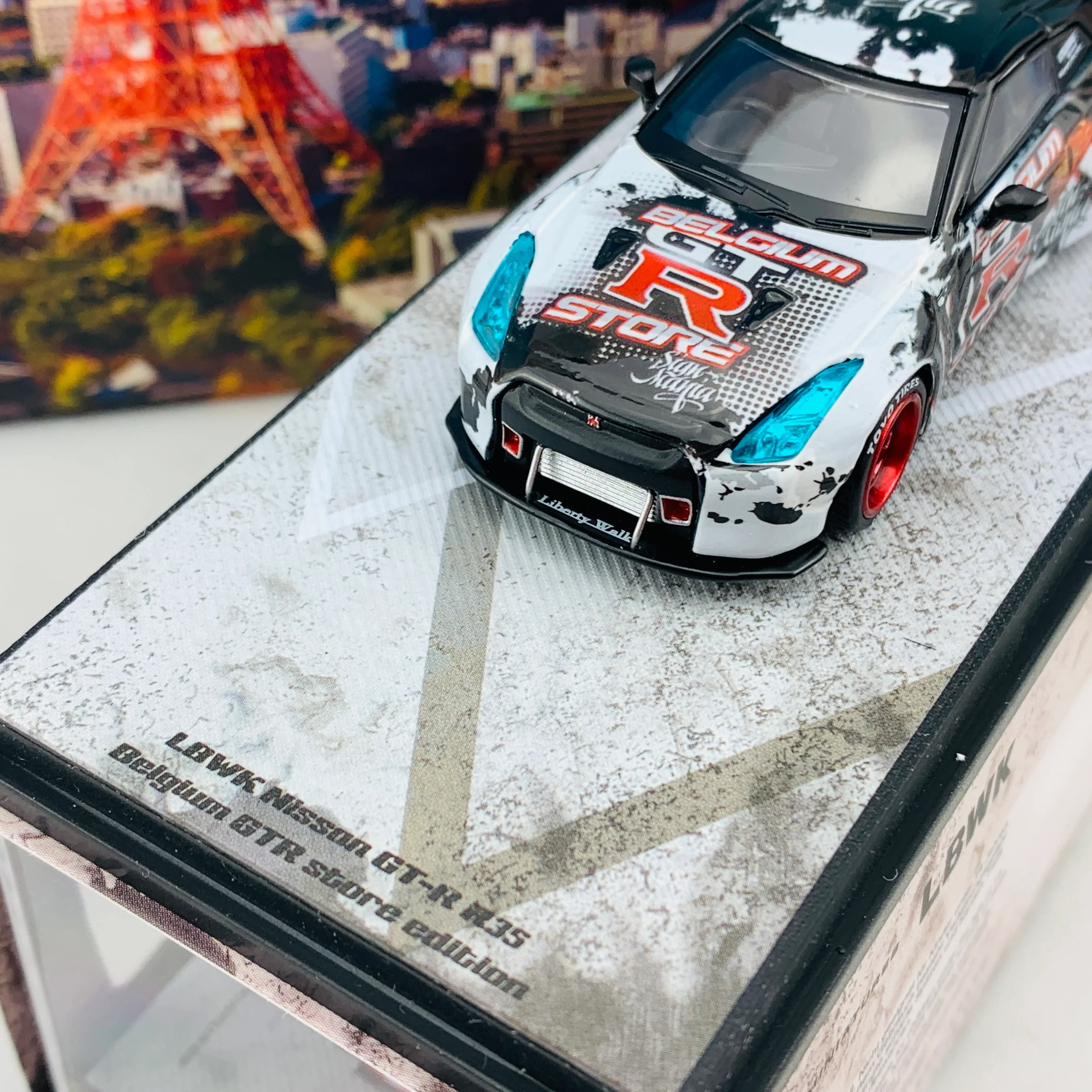 KJ MINIATURES 1/64 LBWK Nissan GTR R35 Belgium GTR Store Edition Godzilla KJ64002BG - Image 3