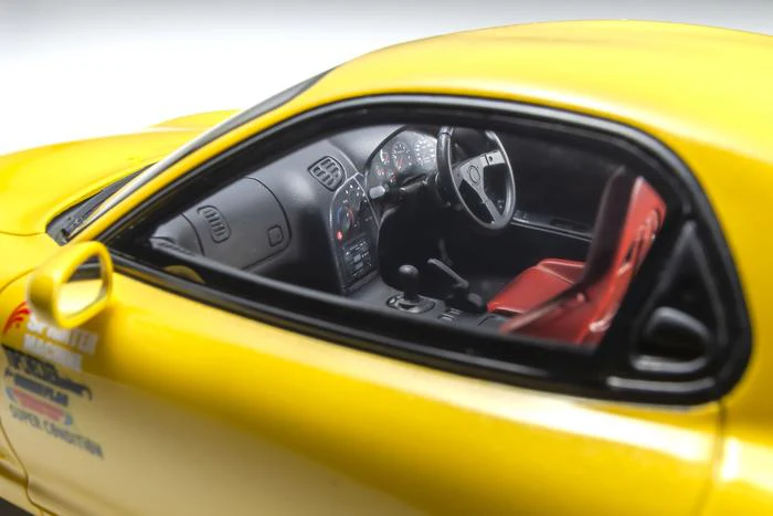 PREORDER KYOSHO 1:18 New Initial D the Movie Edition Mazda RX7 FD3S with Keisuke Takahashi Figure 高橋 啓介 KSR18D02-B (Approx. Release Date : May 2020 and subject to the manufacturer's final decision) - Image 10