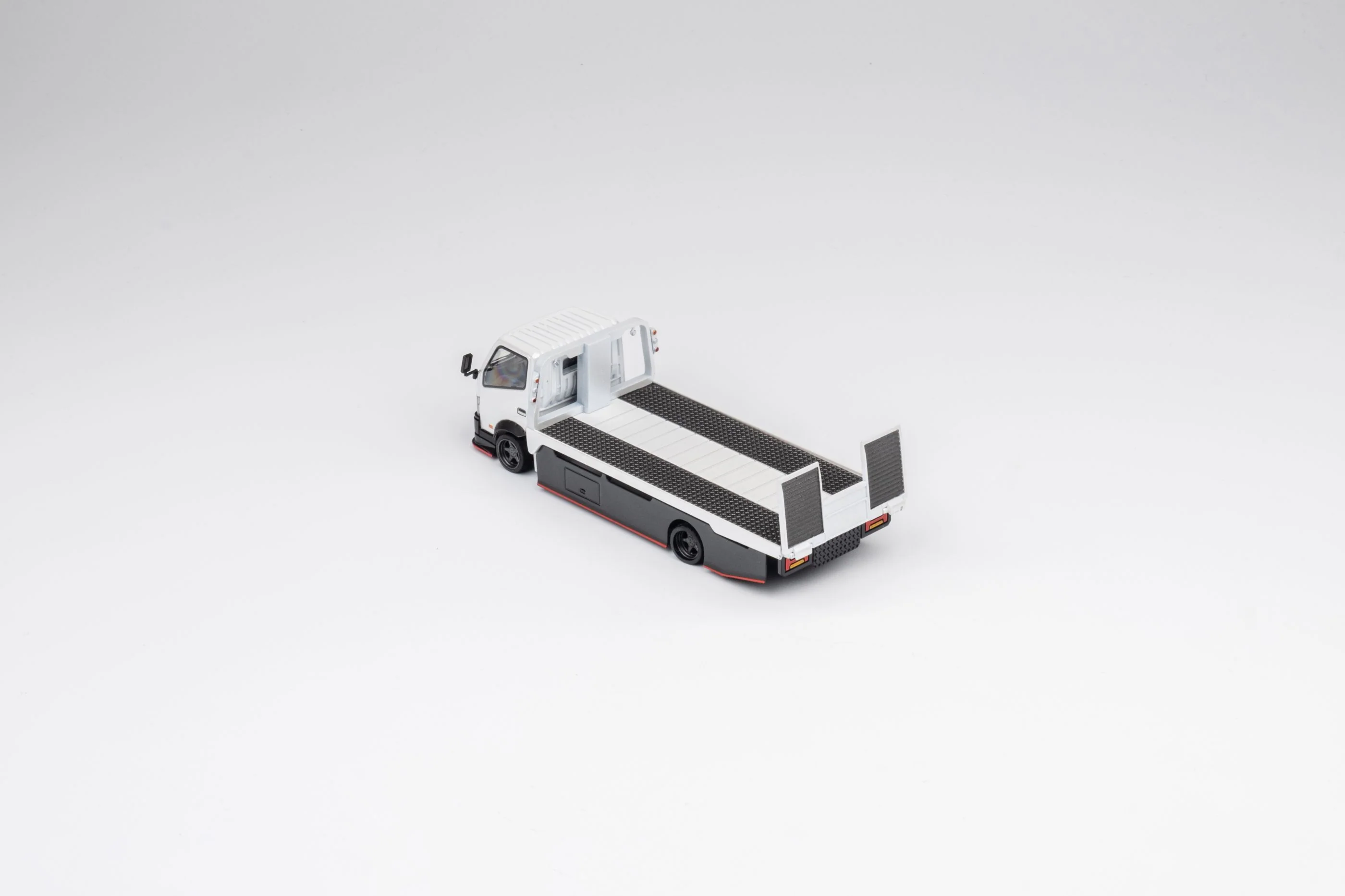 Micro Turbo 1/64 Custom Flatbed - Metallic White - Image 2