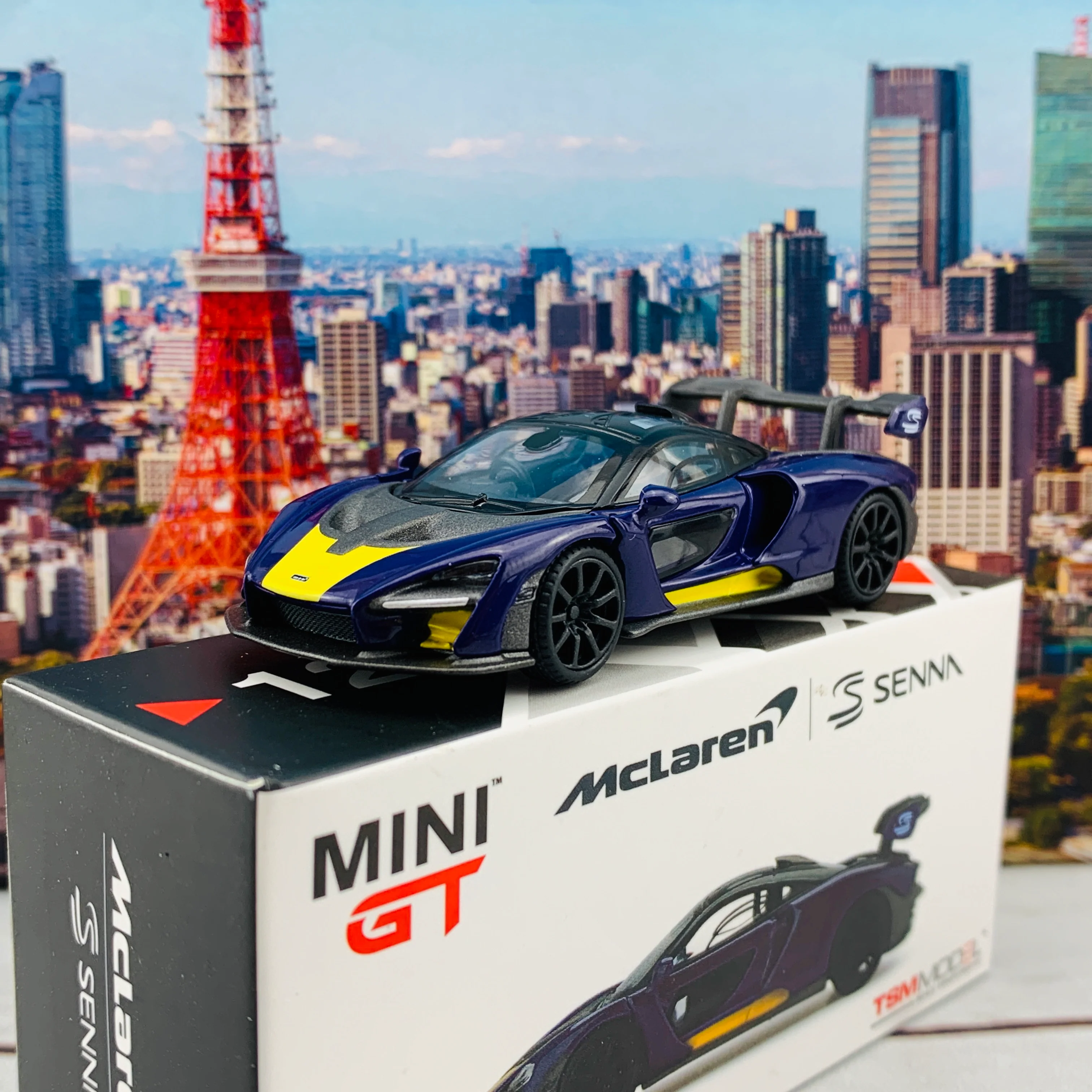MINI GT 1/64 1/64 McLaren Senna  Purple/Yellow RHD MGT00127-R - Image 2