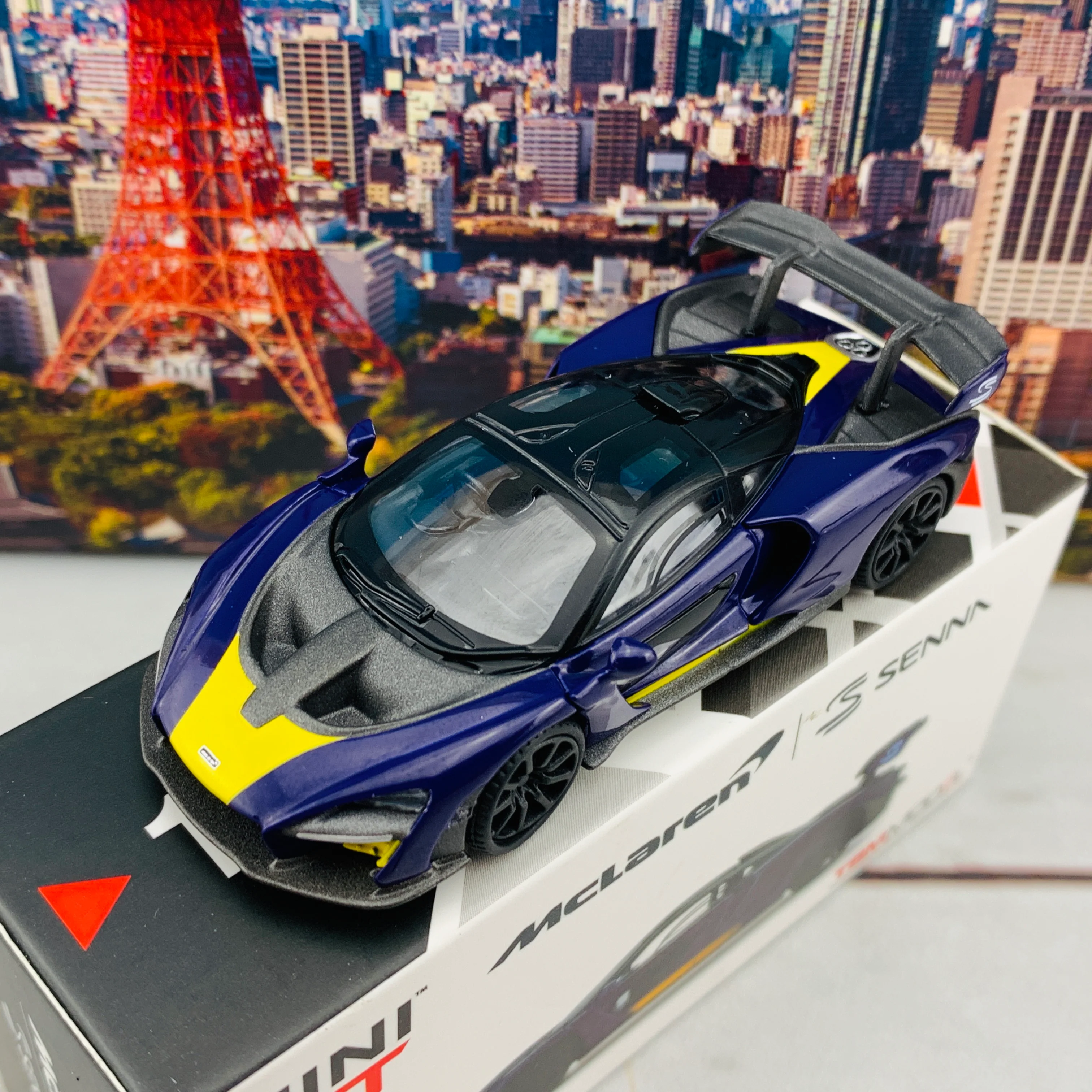 MINI GT 1/64 1/64 McLaren Senna  Purple/Yellow RHD MGT00127-R - Image 3