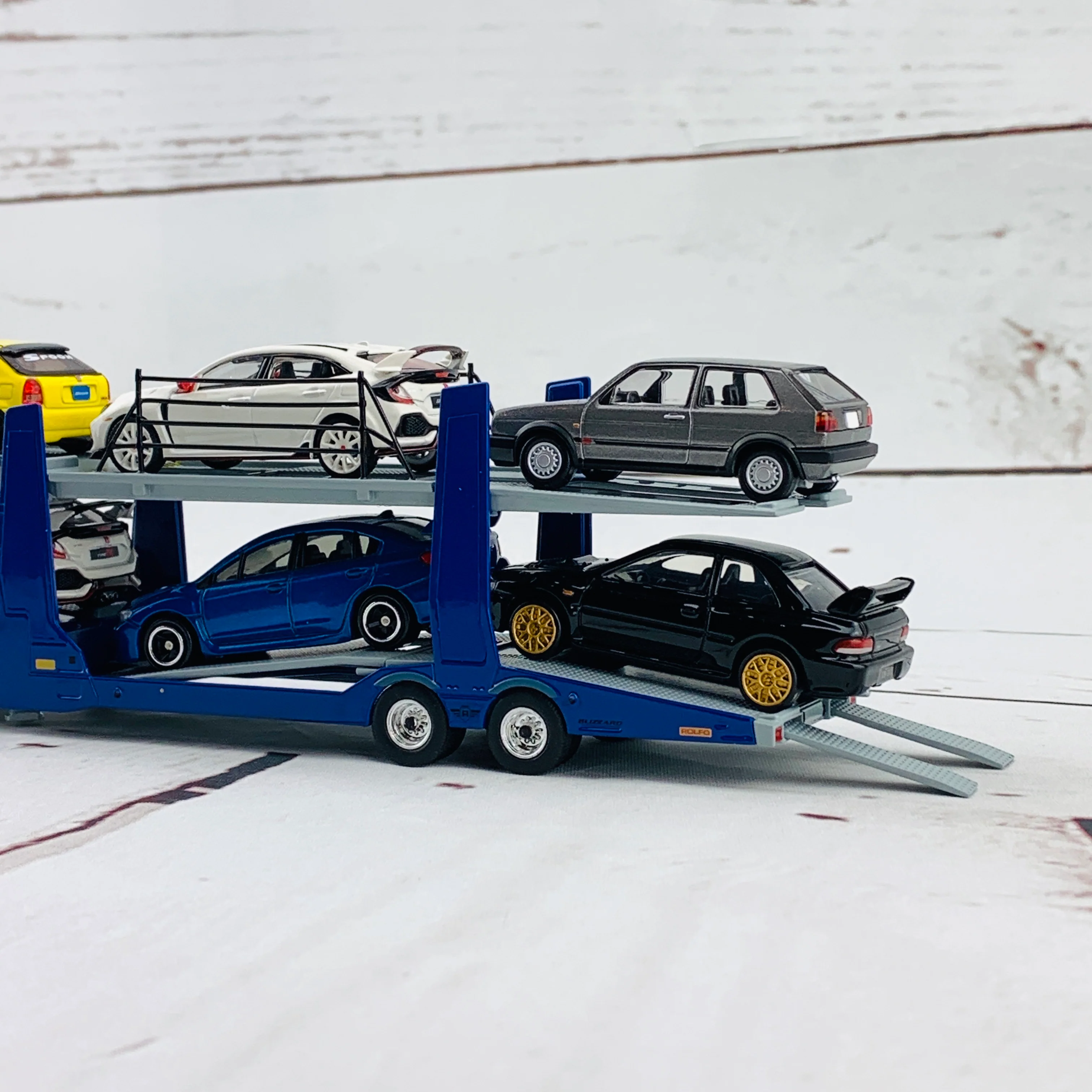 MINI GT 1/64 Mercedes-Benz Actros With Car Carrier Trailer RHD MGT00111-R - Image 3