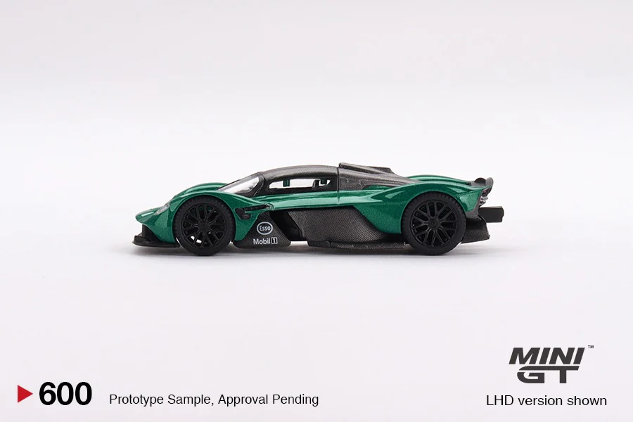 MINI GT 1/64 Aston Martin Valkyrie Aston Martin Racing Green LHD MGT00600-L - Image 2
