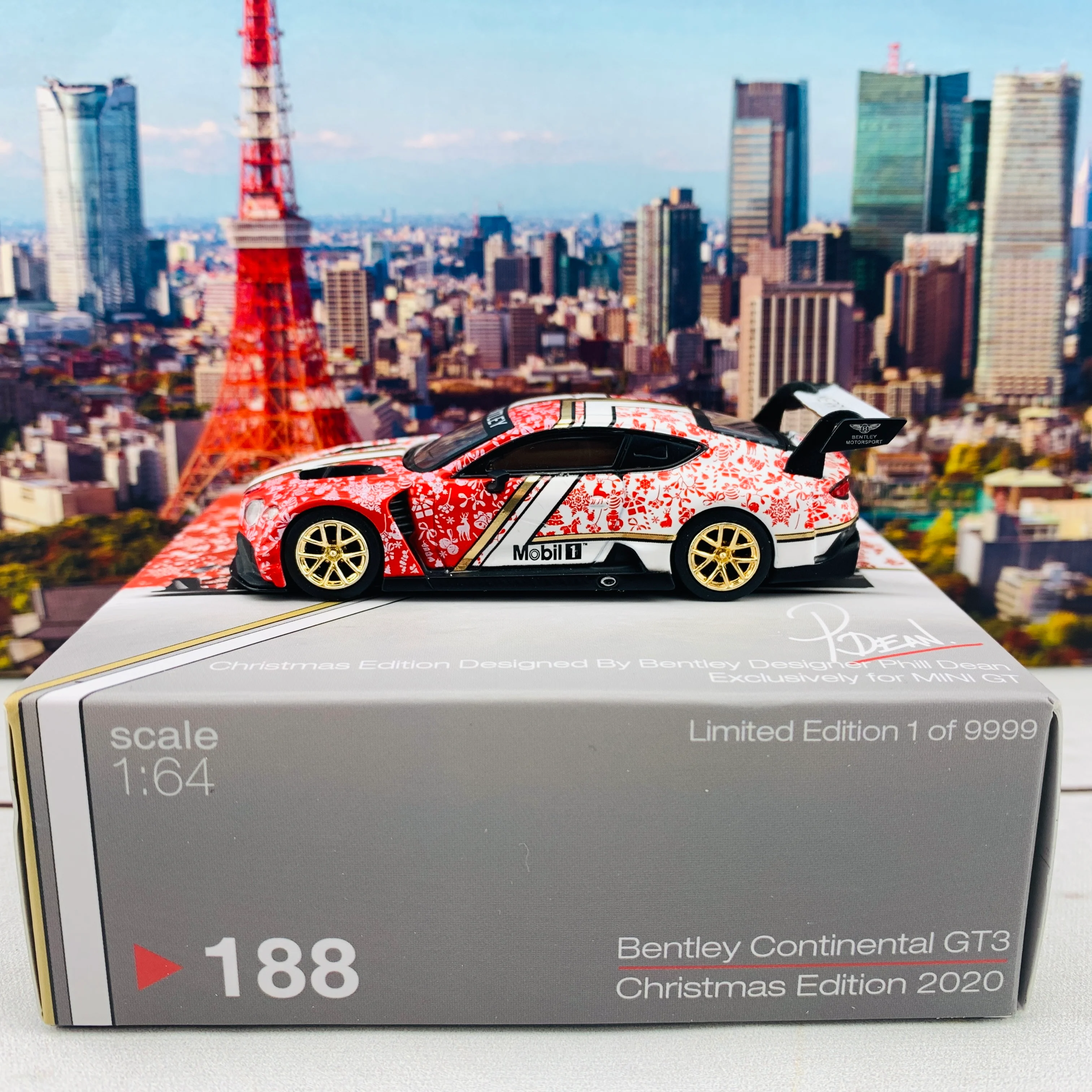 MINI GT 1/64 Bentley Continental GT3 Christmas Edition 2020 (RHD) MGT00188-R - Image 4