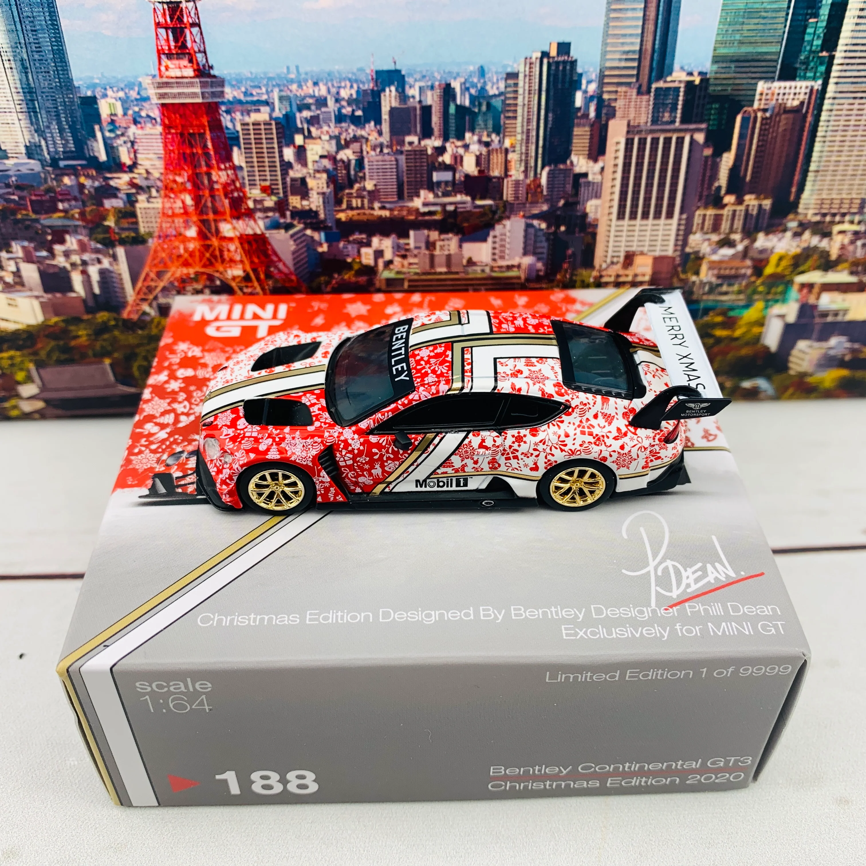 MINI GT 1/64 Bentley Continental GT3 Christmas Edition 2020 (RHD) MGT00188-R - Image 5