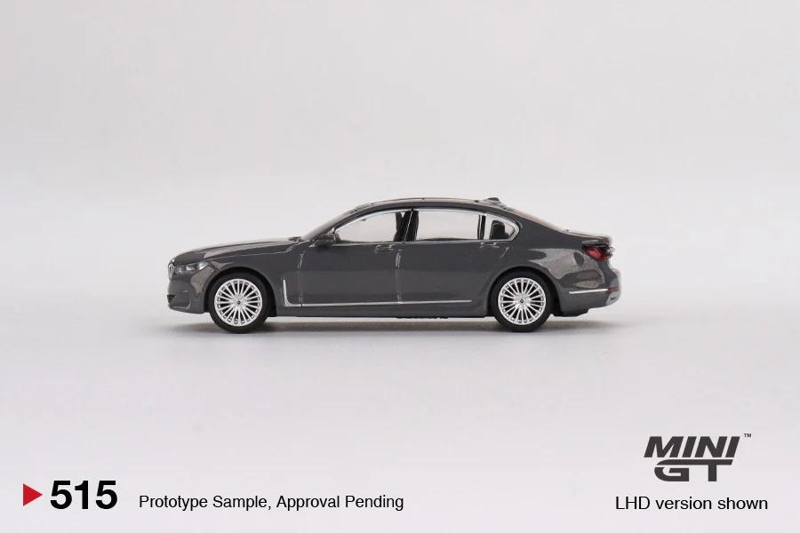 MINI GT 1/64 BMW 750Li xDrive Bernina Grey Amber Effect LHD MGT00515-L - Image 3