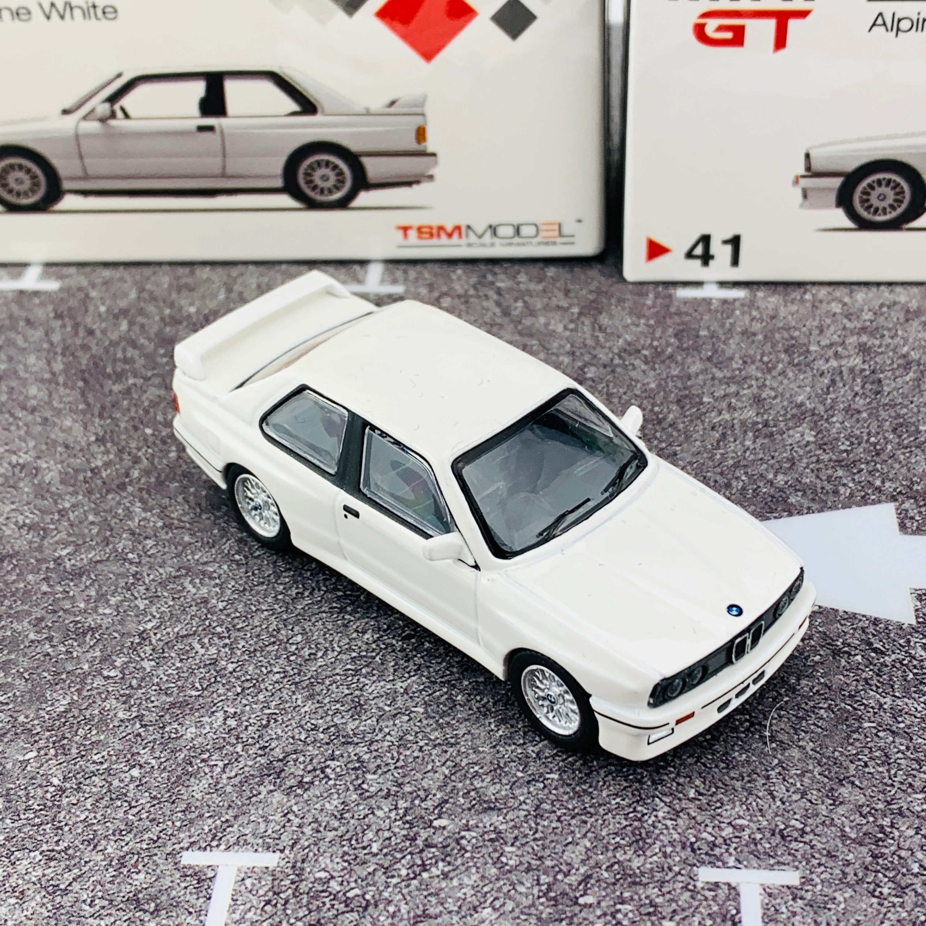 MINI GT 1/64 BMW M3 (E30) Alpine White RHD MGT00041-R - Image 6
