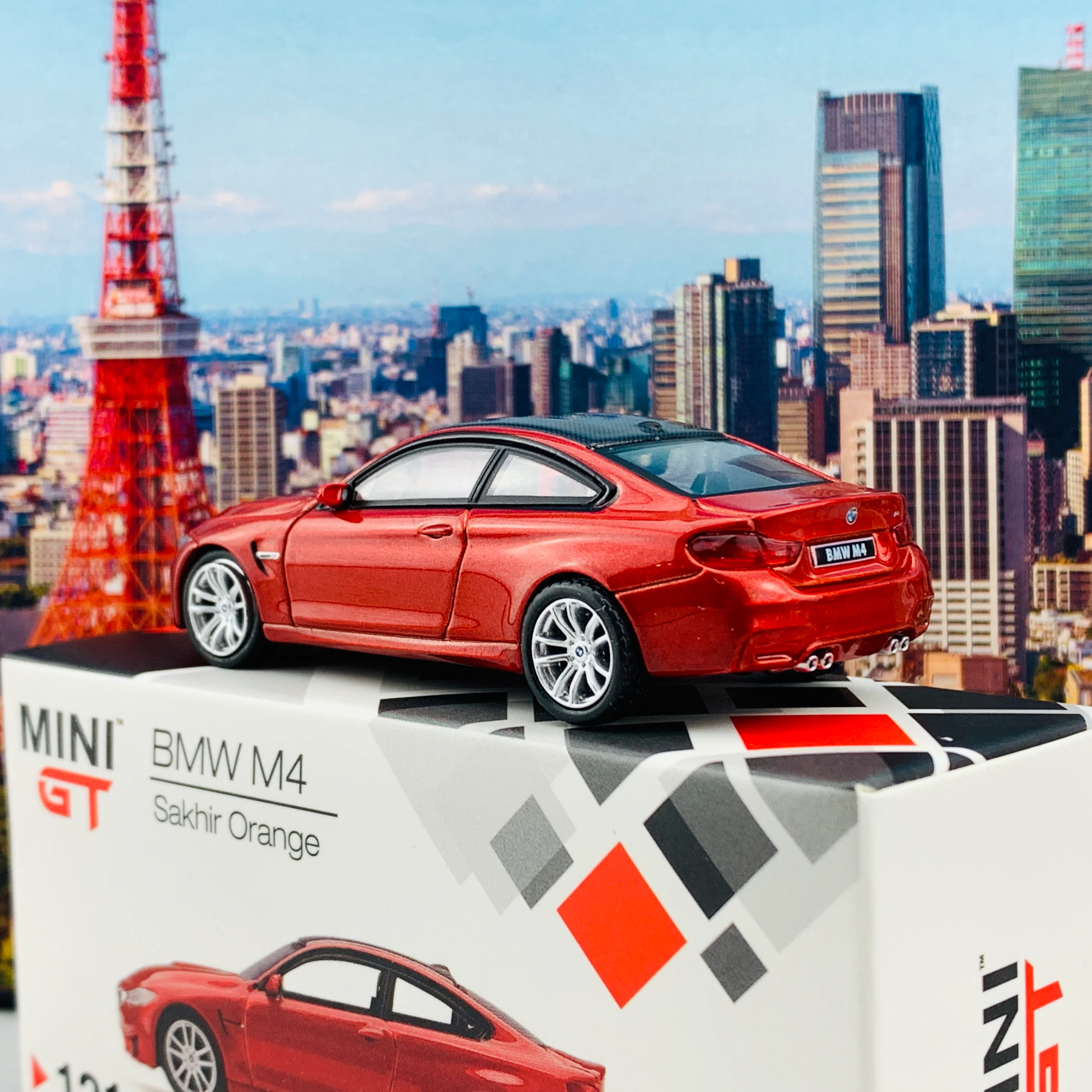 MINI GT 1/64  BMW M4 (F82) Sakhir Orange LHD MGT00121-L - Image 3