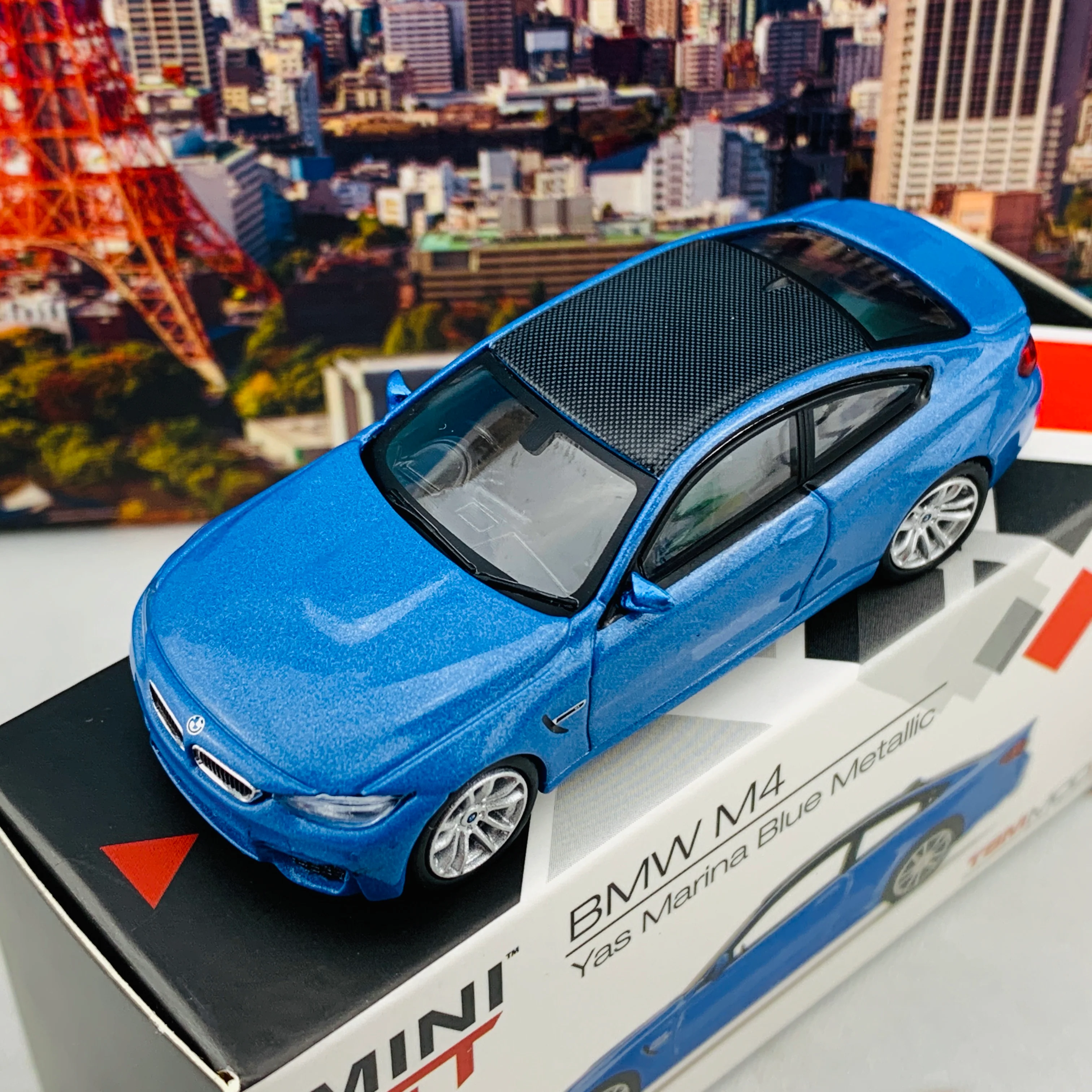MINI GT 1/64 BMW M4 (F82) Yas Marina Blue Metallic RHD MGT00122-R - Image 4