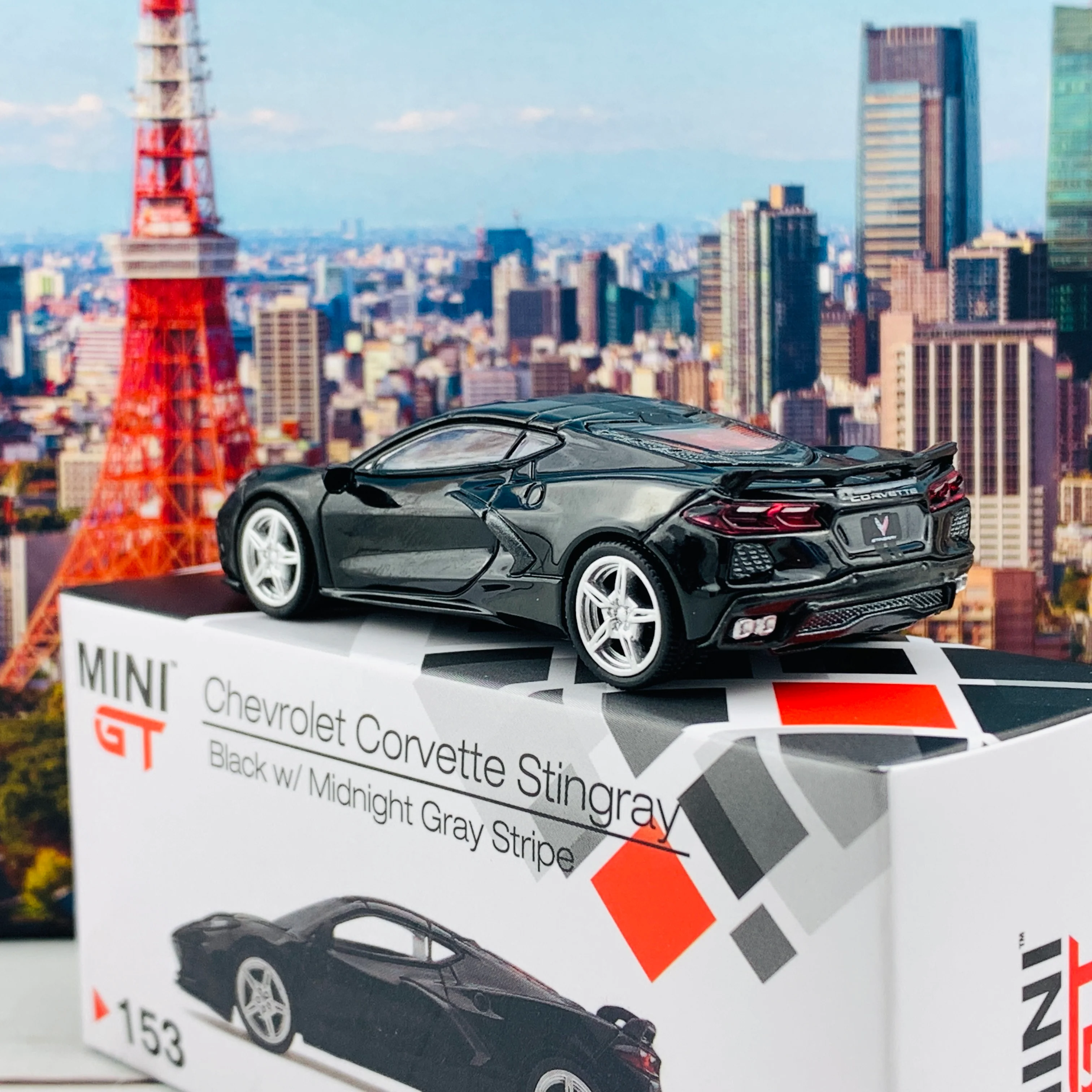 MINI GT 1/64 Chevrolet Corvette Stingray 2020 Black w/ Midnight Gray Stripe LHD MGT00153-L - Image 4