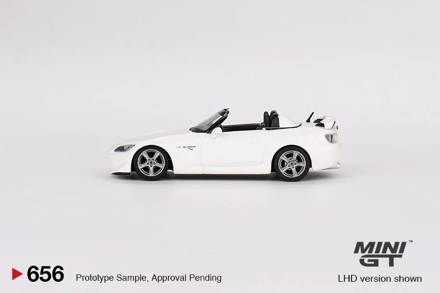 MINI GT 1/64 Honda S2000 (AP2) CR Grand Prix White LHD MGT00656-L - Image 2