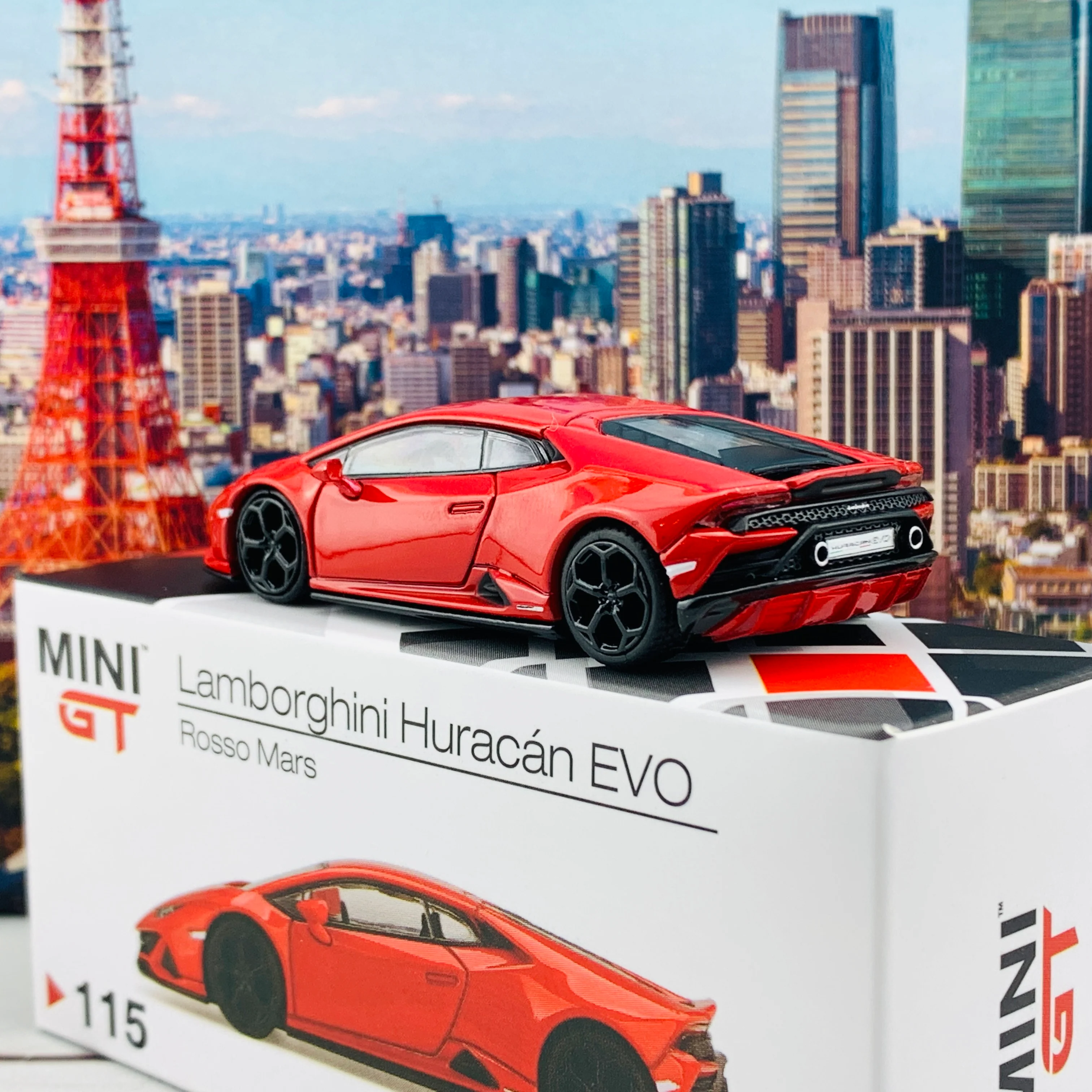 MINI GT 1/64 Lamborghini Huracan EVO Rosso Mars LHD MGT00115-L - Image 4