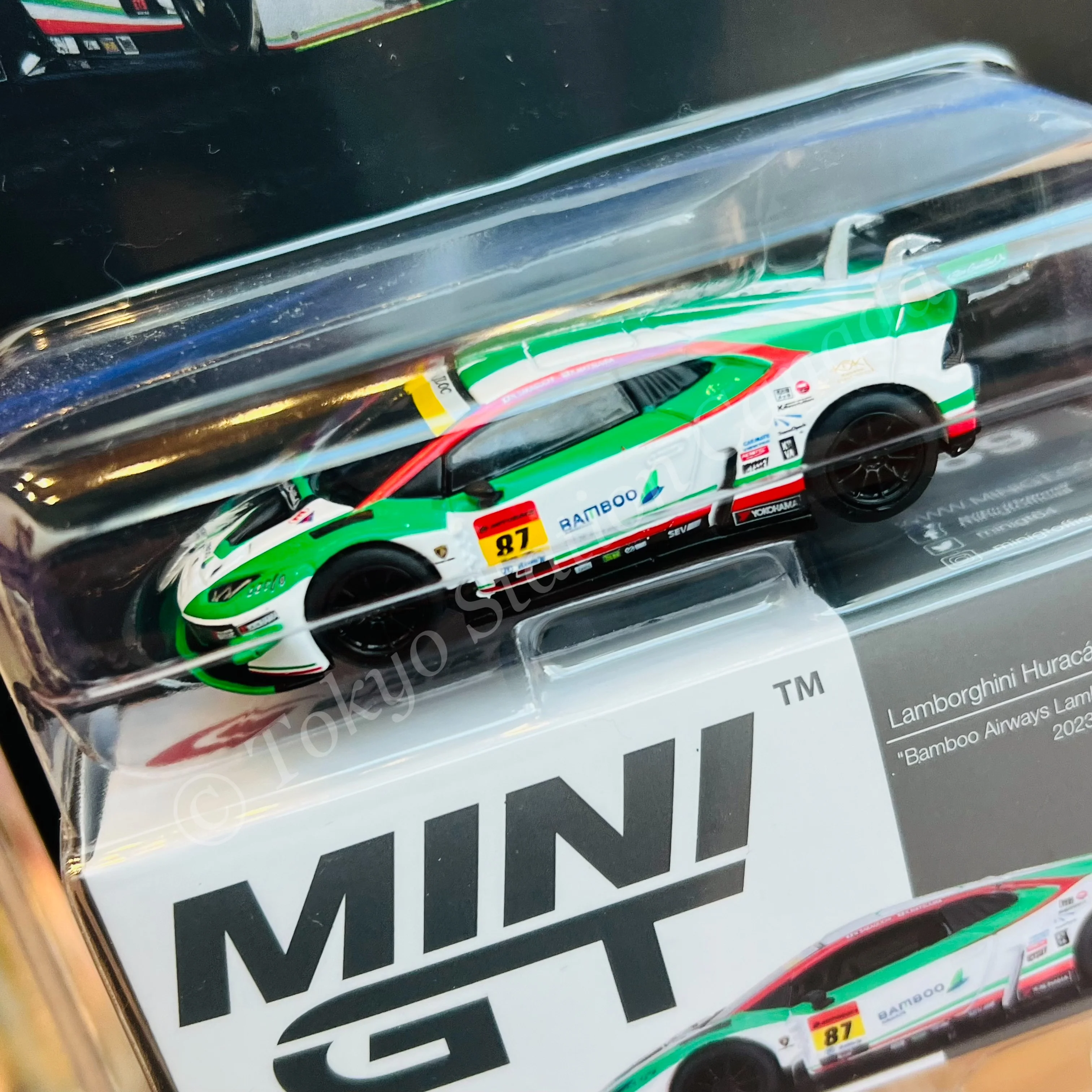 MINI GT 1/64 Lamborghini Huracan GT3 EVO2 #87 "Bamboo Airways Lamborghini GT3" JLOC 2023 SUPER GT SERIES MGT00689-L - Image 2