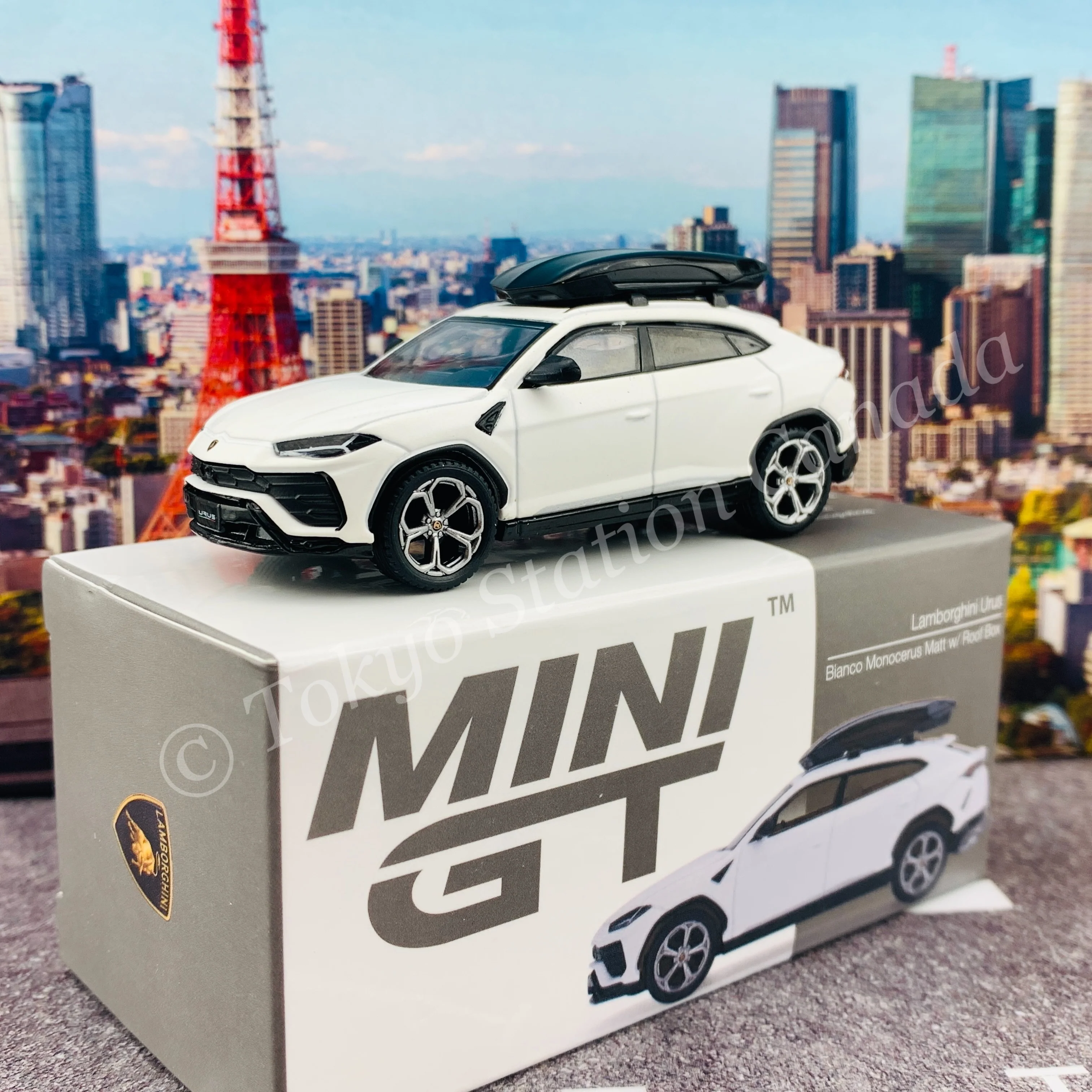 MINI GT 1/64 Lamborghini Urus Bianco Monocerus Matt w/ Roof Box RHD MGT00220-R
