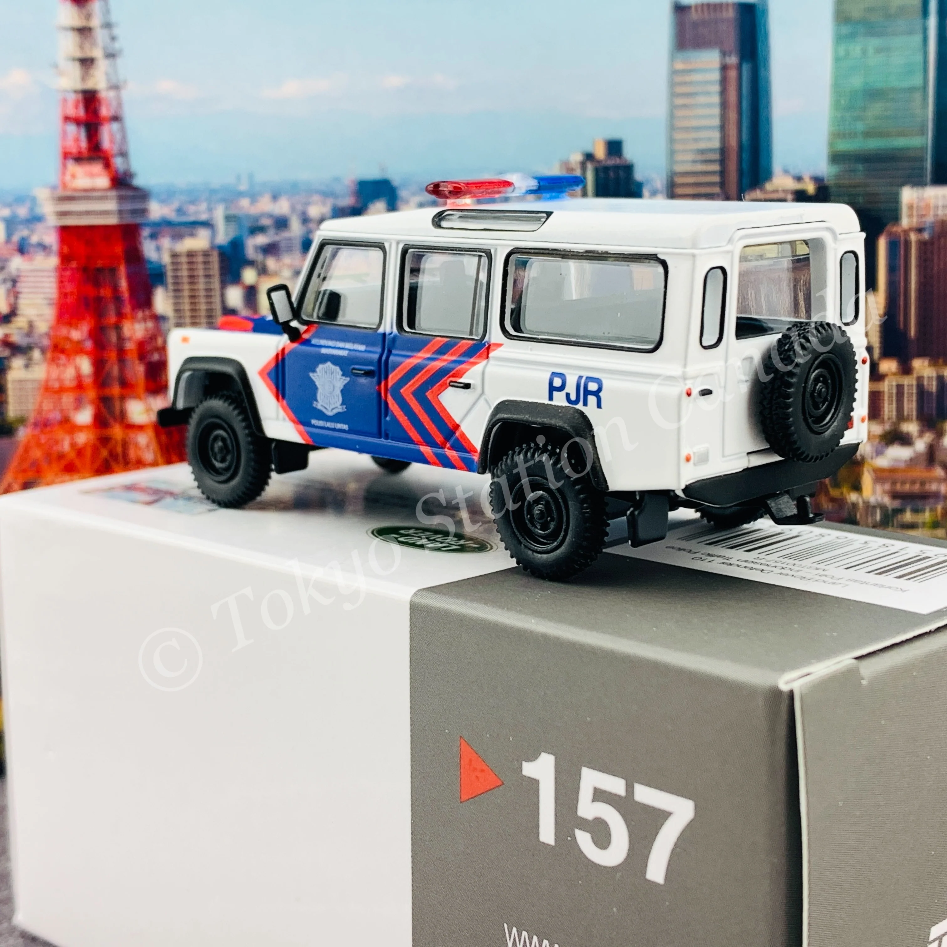 MINI GT 1/64 Land Rover Defender 110 Korlantas (Indonesia National Traffic Police) EMS Exclusive MGT00157-R - Image 5