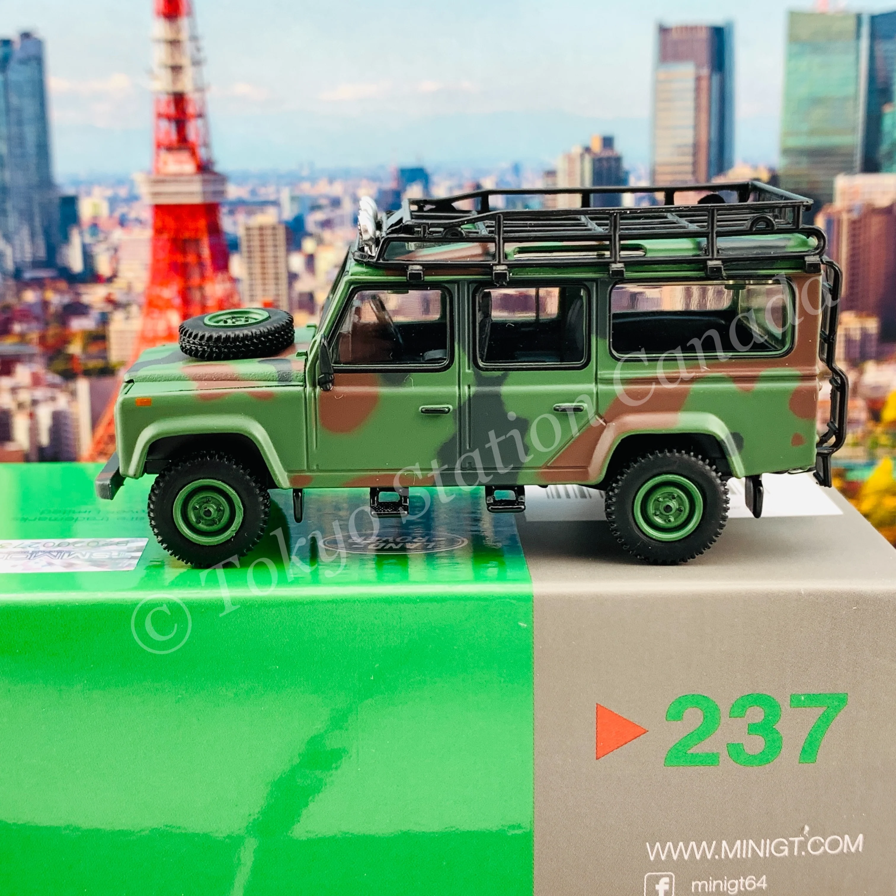 MINI GT 1/64 Land Rover Defender 110 Military Camouflage ToyEast Exclusive RHD MGT00237-R - Image 2