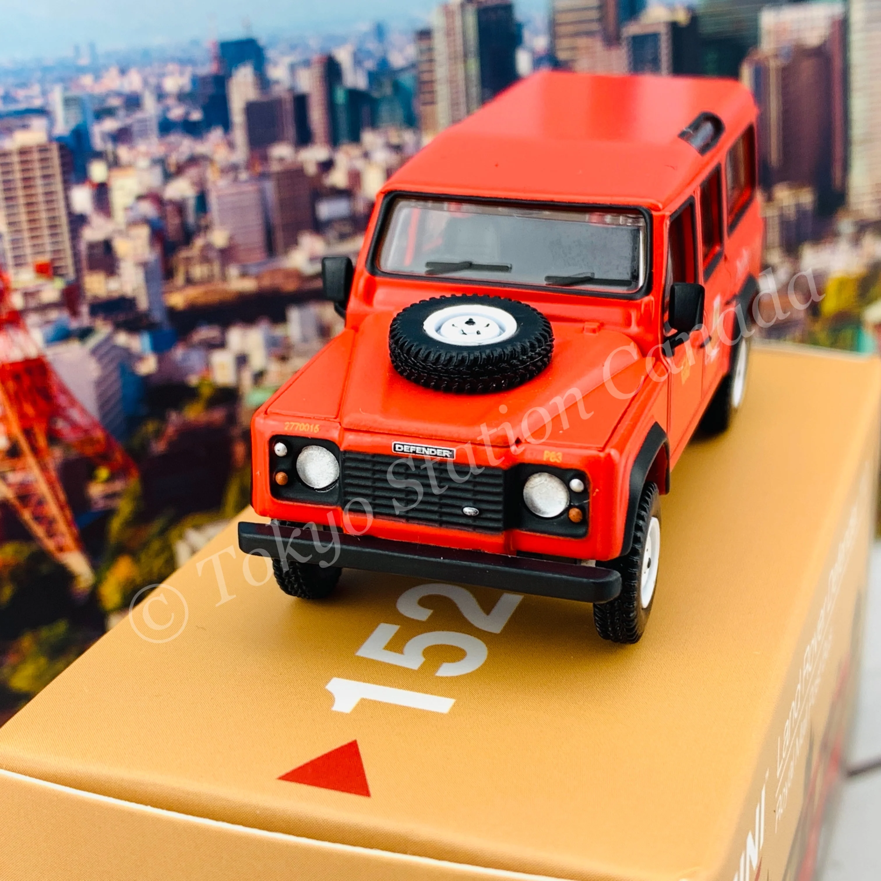 MINI GT 1/64 Land Rover Defender 110  UK Royal Mail Post Bus RHD MGT00152-R - Image 3