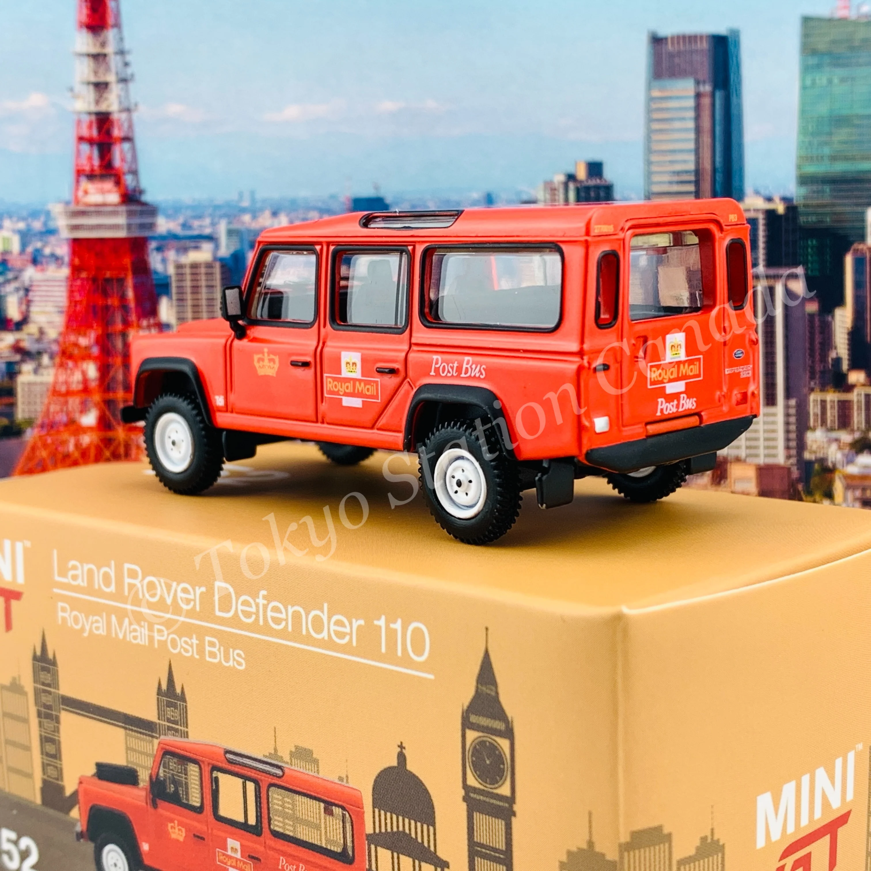 MINI GT 1/64 Land Rover Defender 110  UK Royal Mail Post Bus RHD MGT00152-R - Image 4