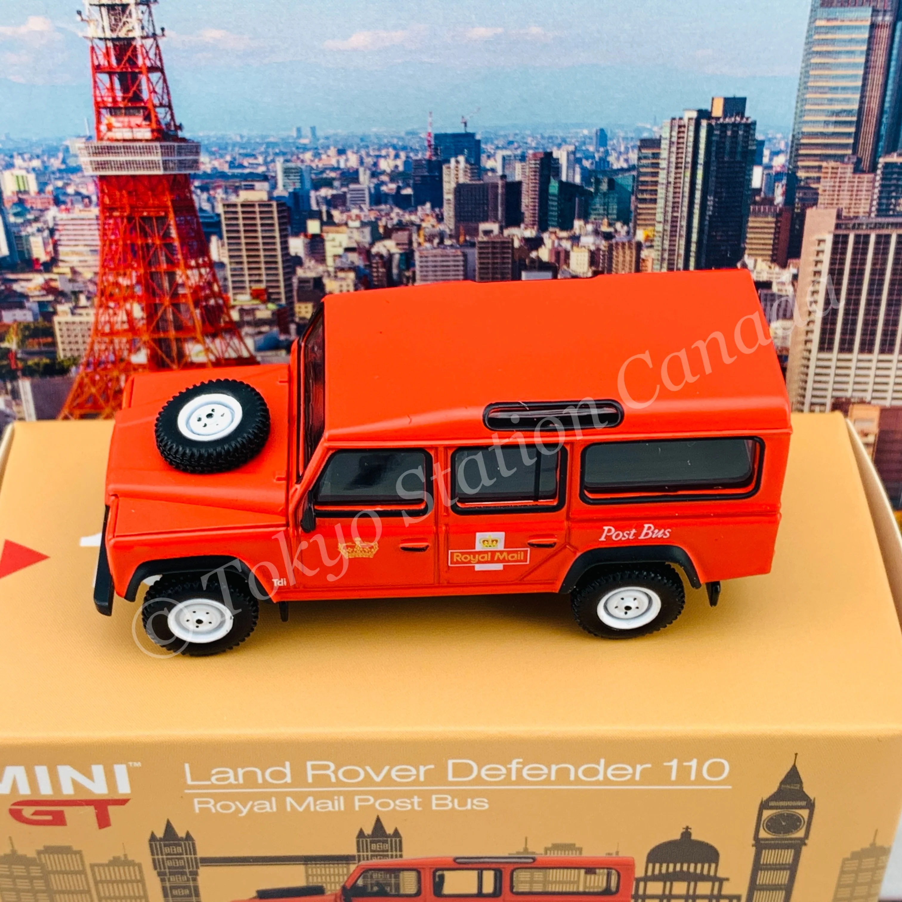 MINI GT 1/64 Land Rover Defender 110  UK Royal Mail Post Bus RHD MGT00152-R - Image 5