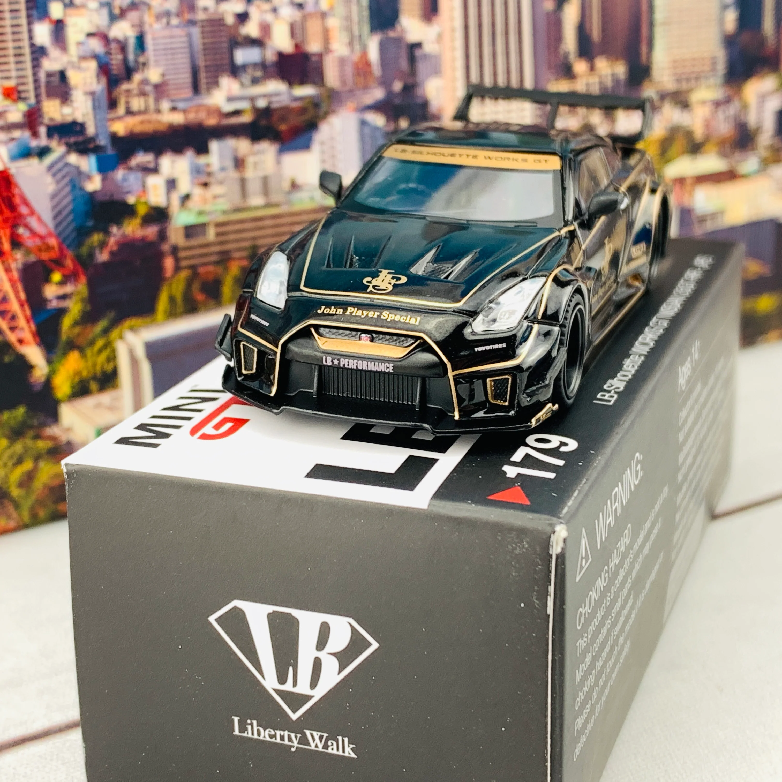 MINI GT 1/64 LB-Silhouette WORKS GT NISSAN 35GT-RR Ver.1 JPS RHD MGT00179-R - Image 3
