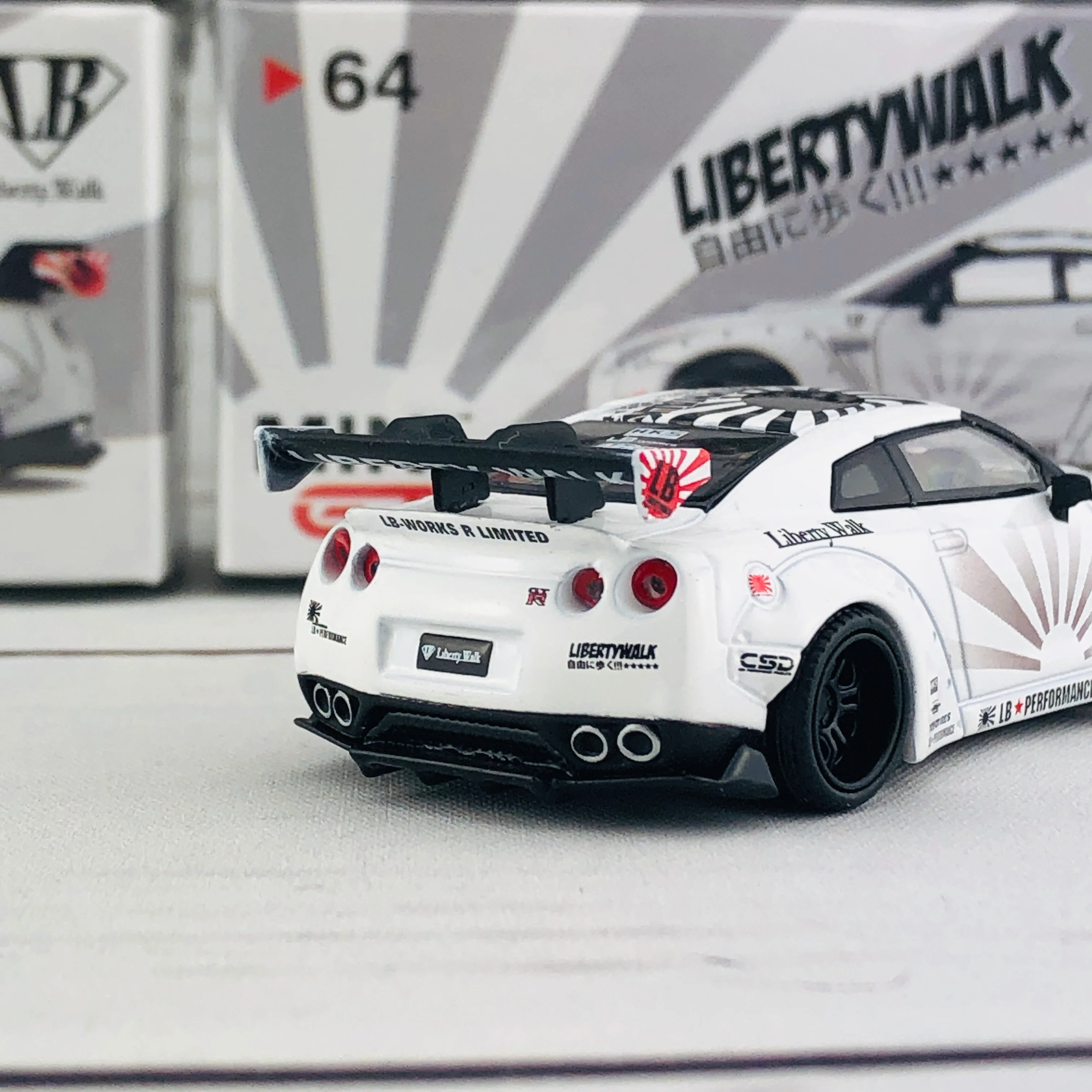 MINI GT 1/64 LB★WORKS Nissan GT-R (R35) Type 1 , Rear Wing ver 1+2 White RHD MGT00064-R - Image 5