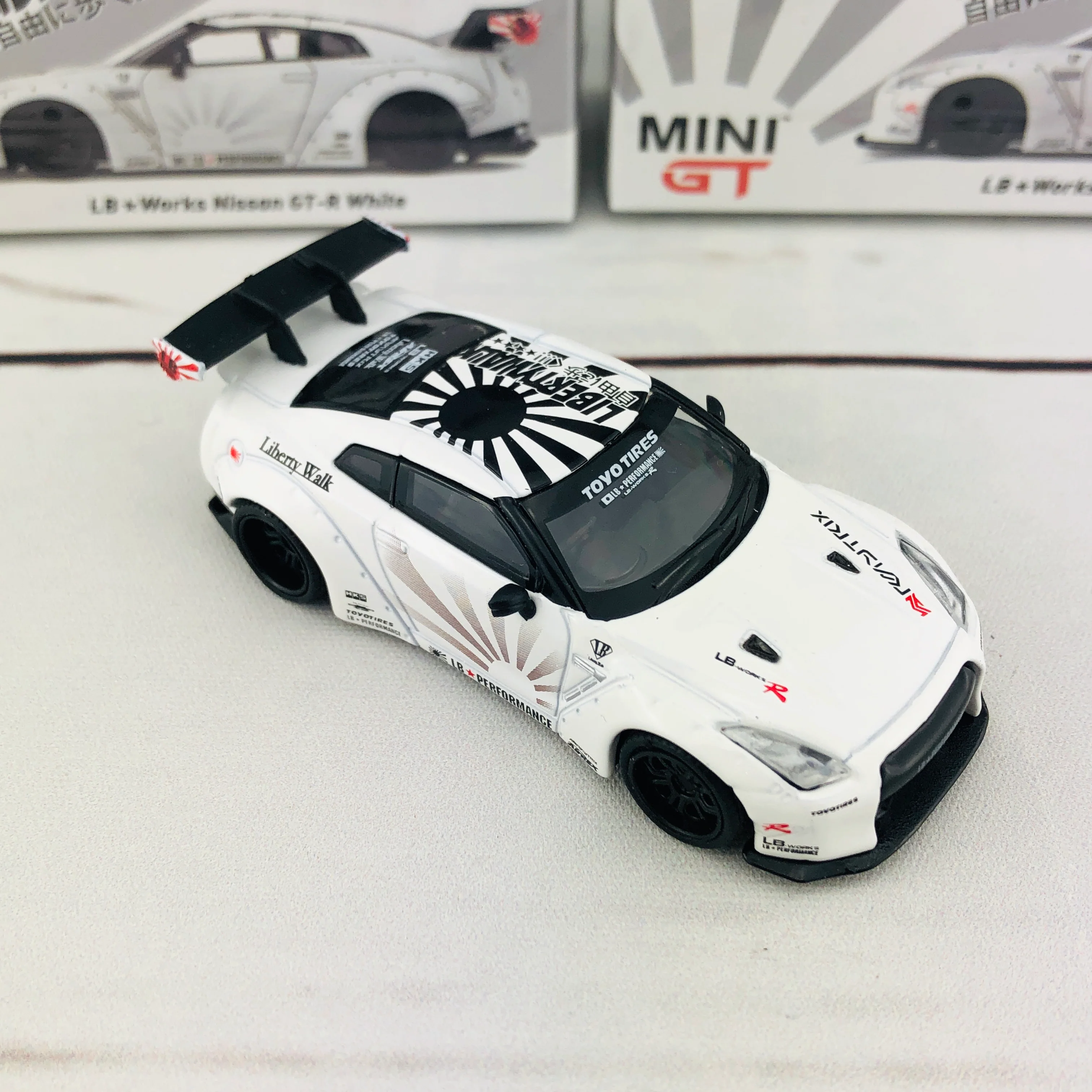 MINI GT 1/64 LB★WORKS Nissan GT-R (R35) Type 1 , Rear Wing ver 1+2 White RHD MGT00064-R - Image 6