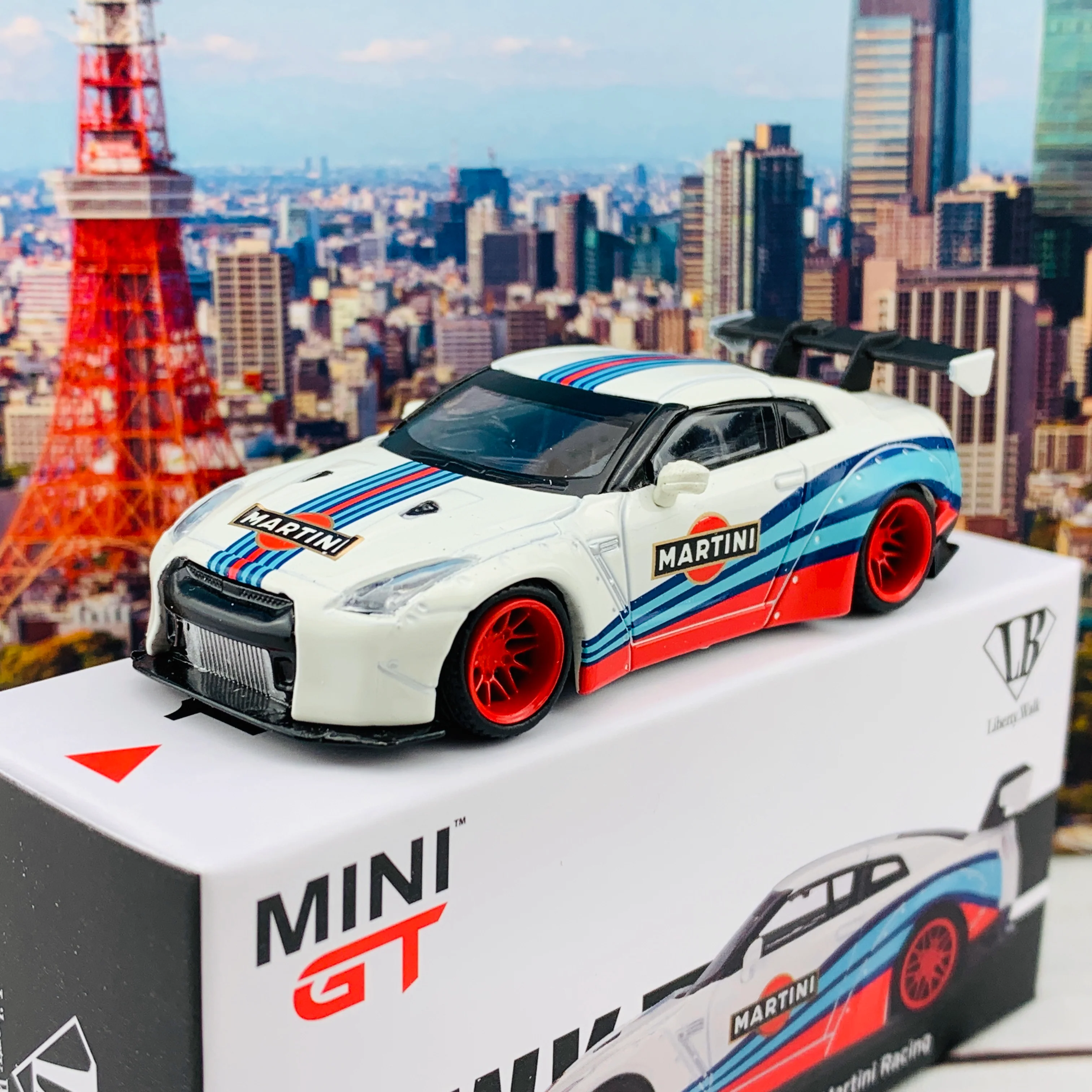 MINI GT 1/64 LB WORKS Nissan GTR R35 Type 1 Rear Wing Version 1, Martini Racing RHD MGT00133-R - Image 2