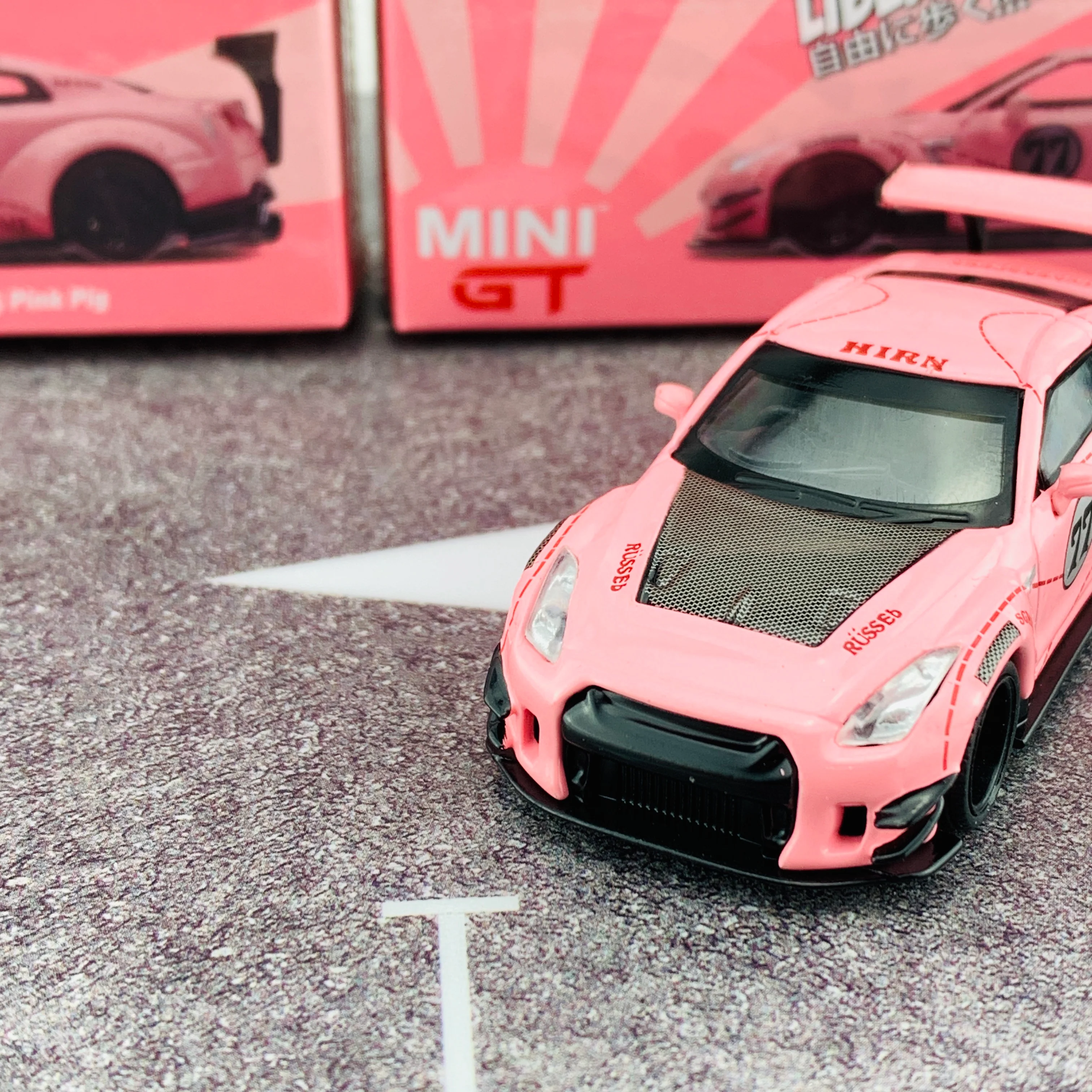 MINI GT 1/64 LB★Works Nissan GT-R (R35) Type 2, Rear Wing ver 3 Pink Pig RHD MGT00076-R - Image 3
