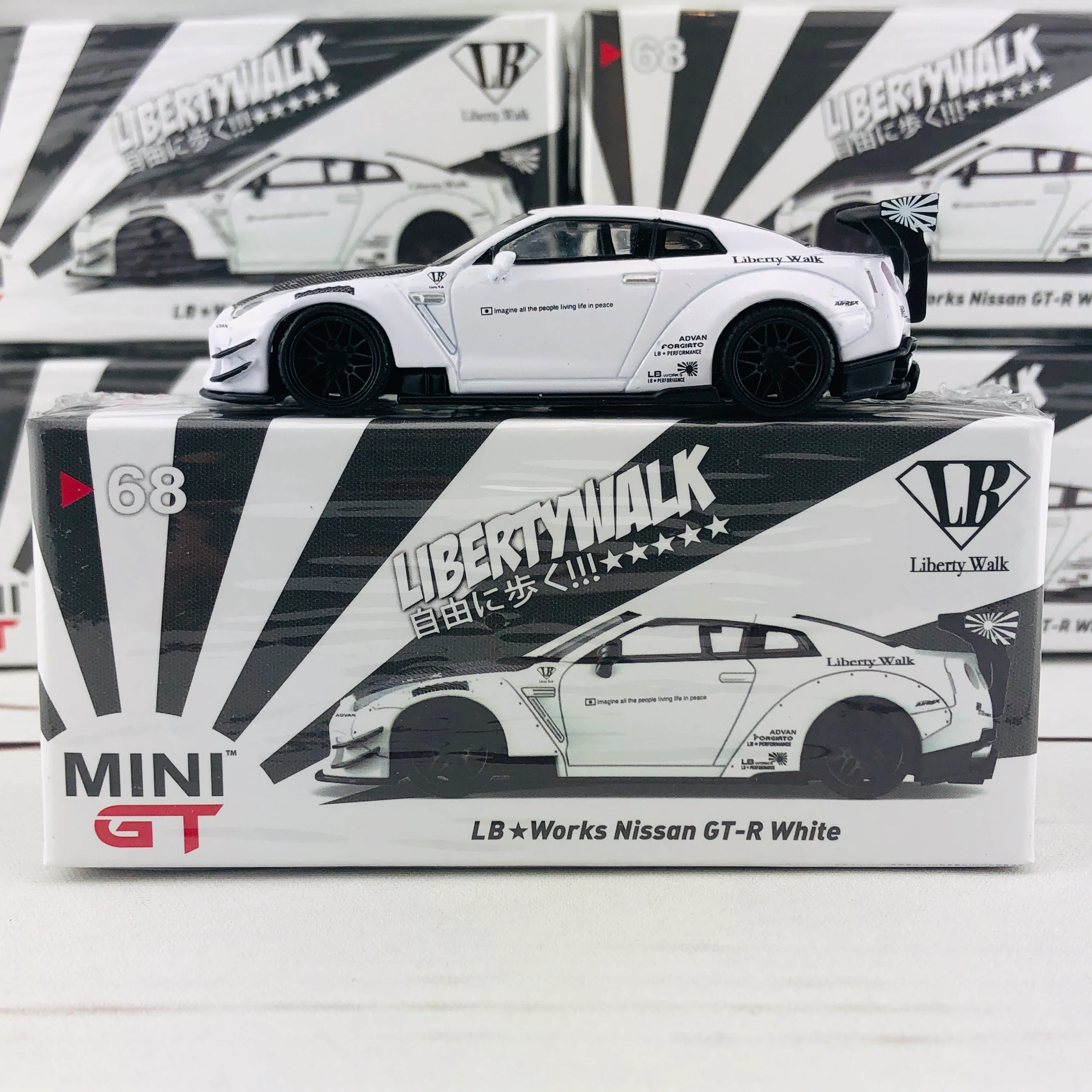 MINI GT 1/64 LB★WORKS Nissan GT-R R35 Type 2 Rear Wing ver 3 White RHD MGT00068-R - Image 7