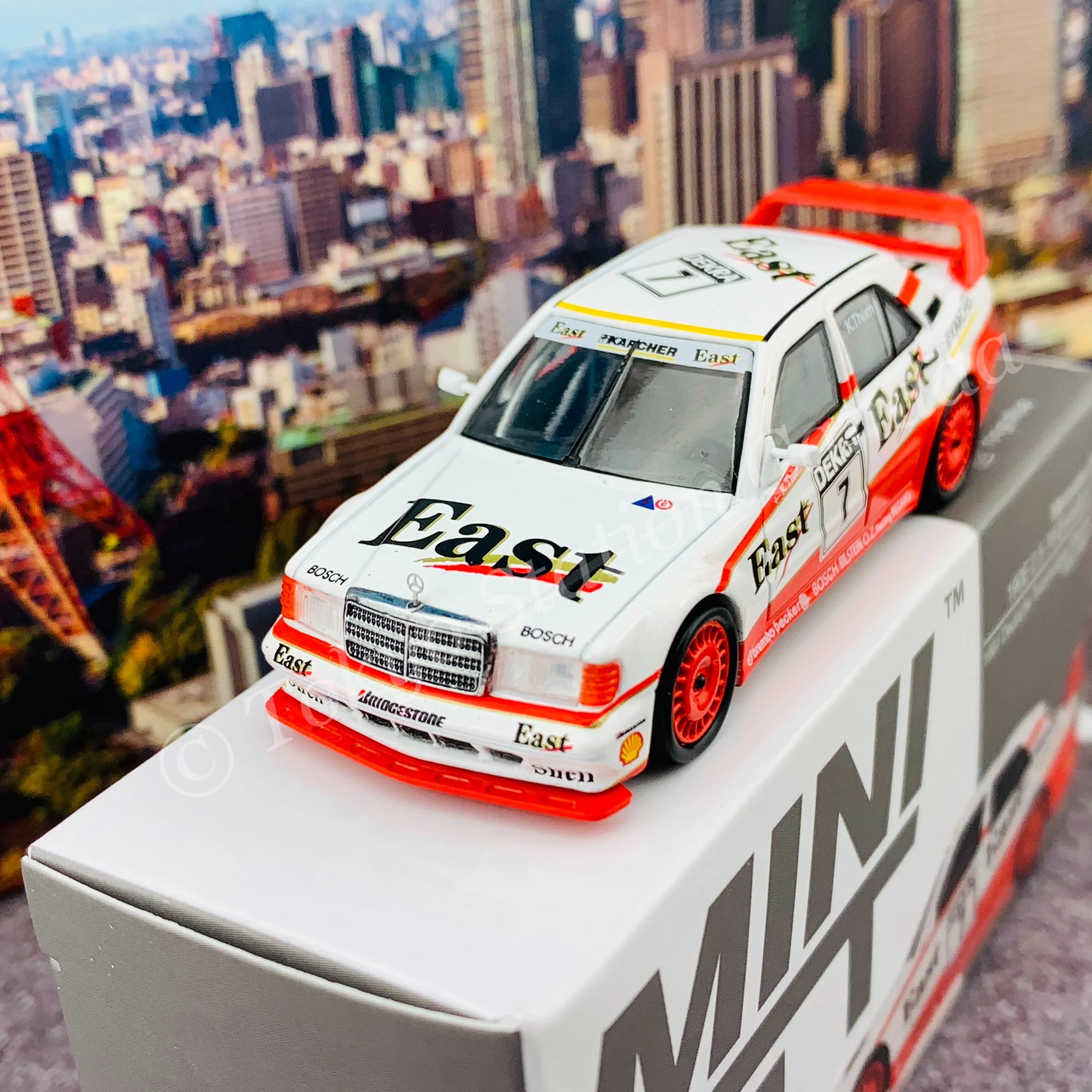 MINI GT 1/64 Mercedes-Benz 190E 2.5-16 Evolution II #7  "East" 1991 DTM LHD MGT00239-L - Image 2