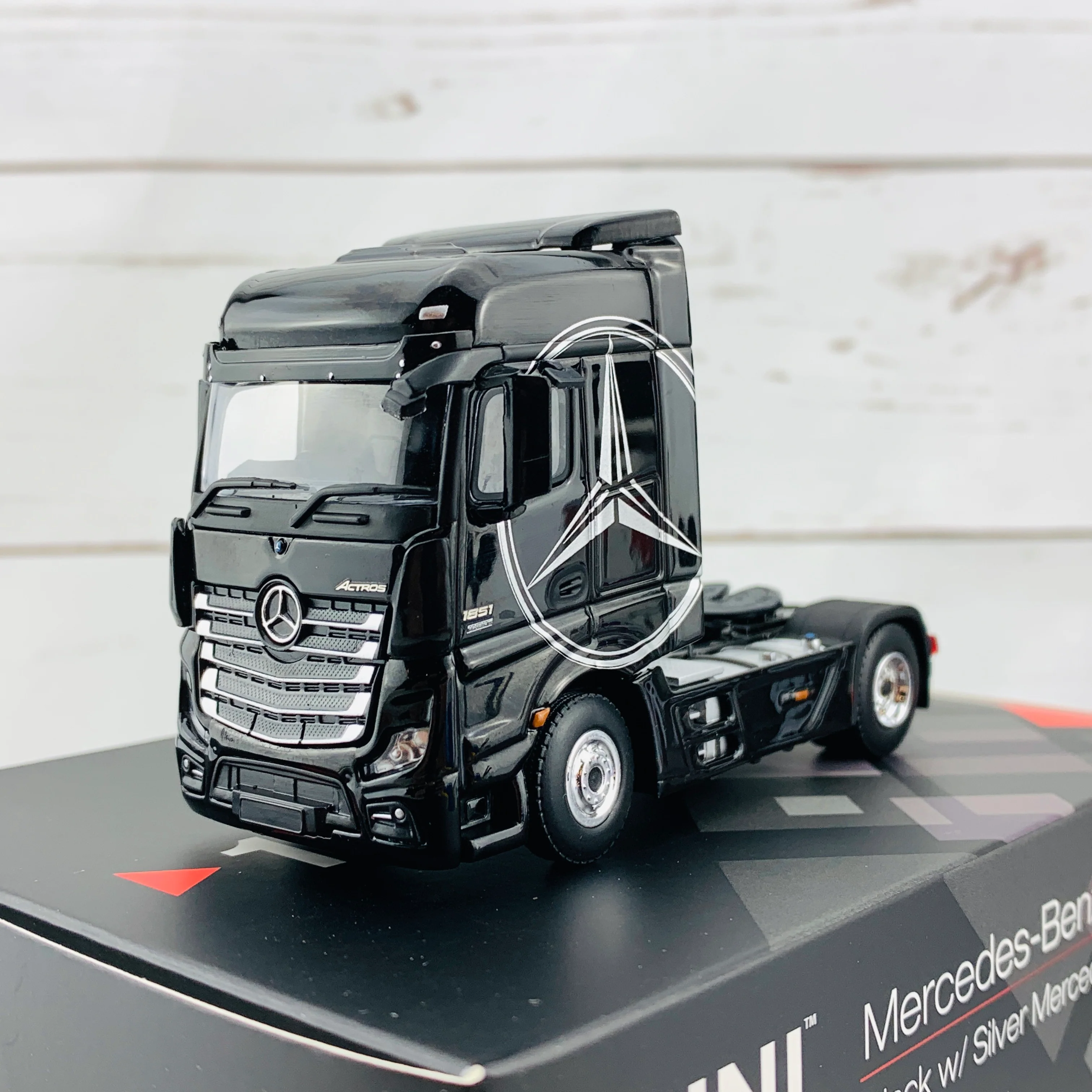 MINI GT 1/64 Mercedes-Benz Actros  Black w/ Silver Mercedes Logo RHD MGT00138-R - Image 2